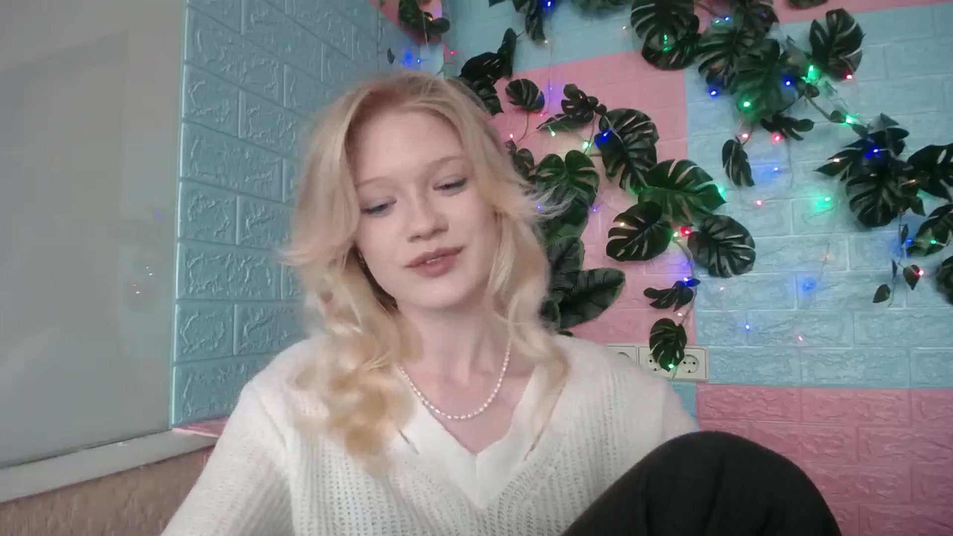 Gallery image thumbnail from Angel_baby's myfreecams stream on, 04/18/2026, 16:14 image 6 of 20