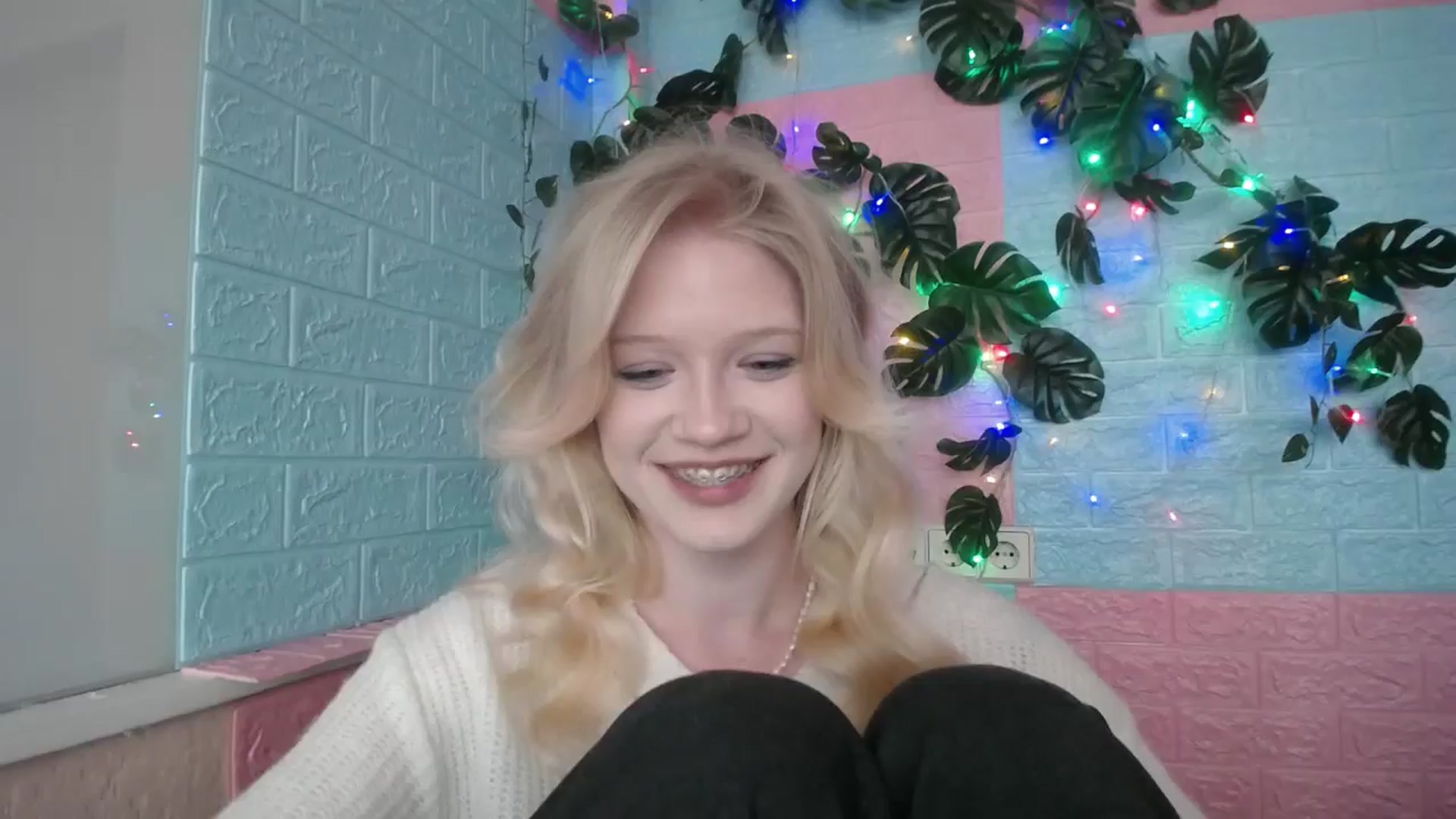 Gallery image thumbnail from Angel_baby's myfreecams stream on, 04/18/2026, 16:14 image 1 of 20