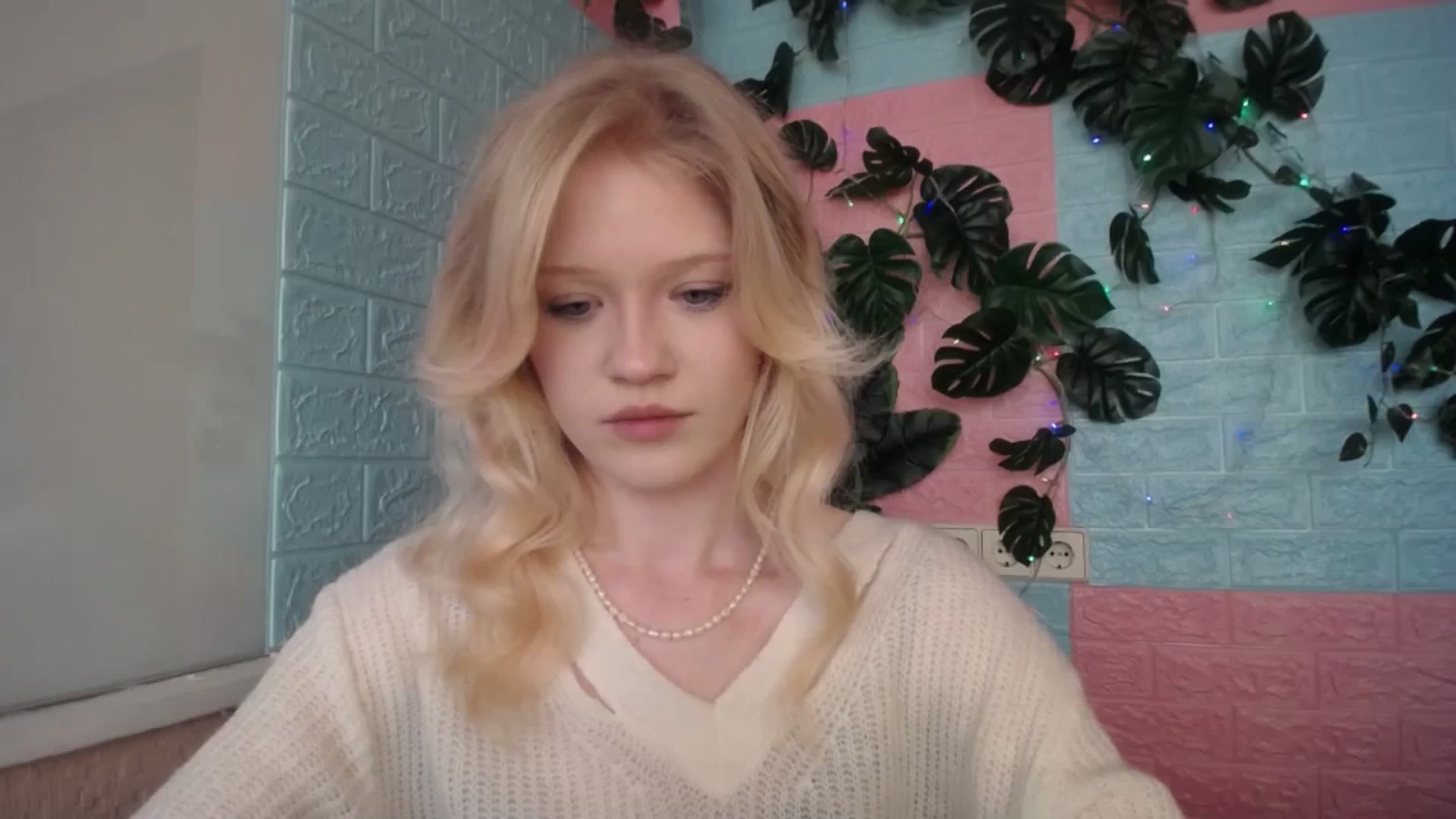 Gallery image thumbnail from Angel_baby's myfreecams stream on, 04/18/2026, 16:14 image 19 of 20
