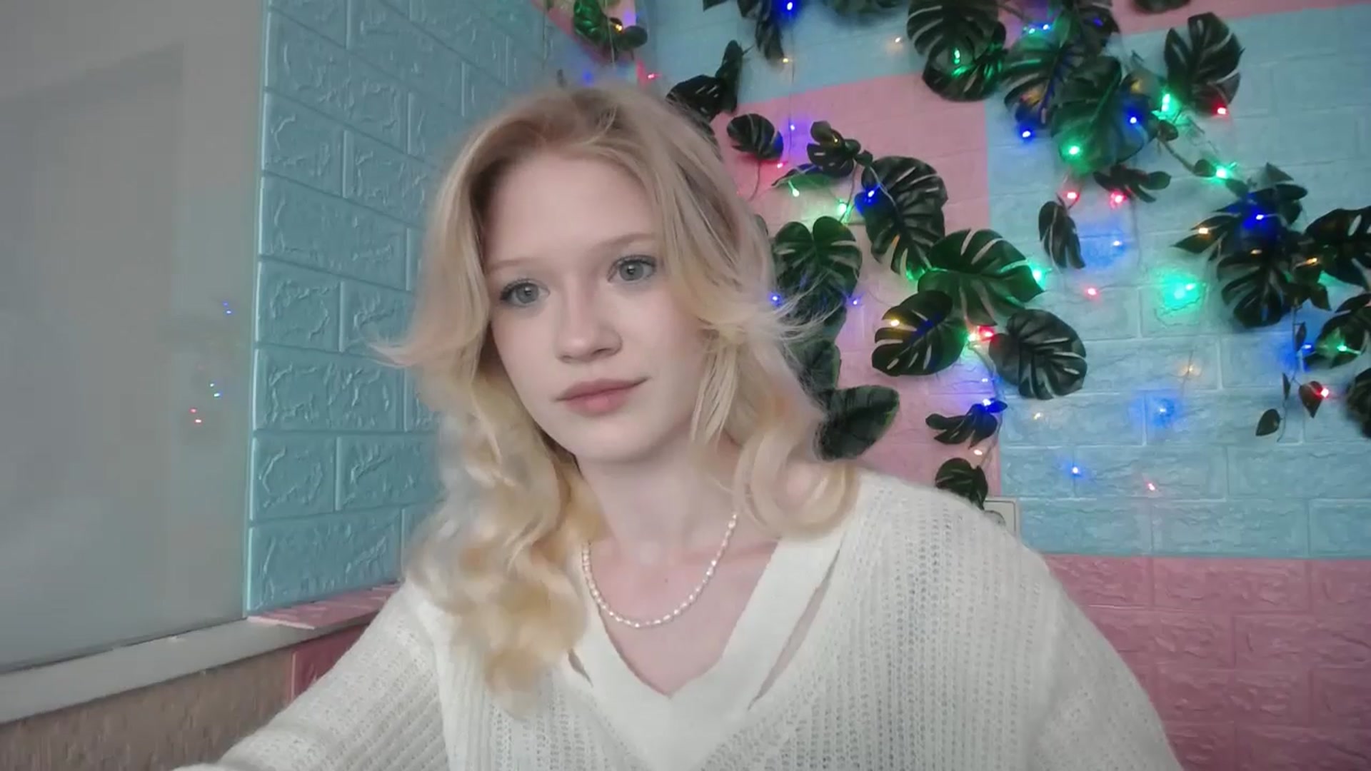 Gallery image thumbnail from Angel_baby's myfreecams stream on, 04/18/2026, 16:14 image 5 of 20