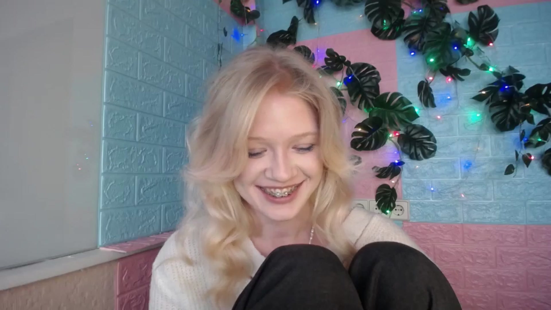 Gallery image thumbnail from Angel_baby's myfreecams stream on, 04/18/2026, 16:14 image 9 of 20