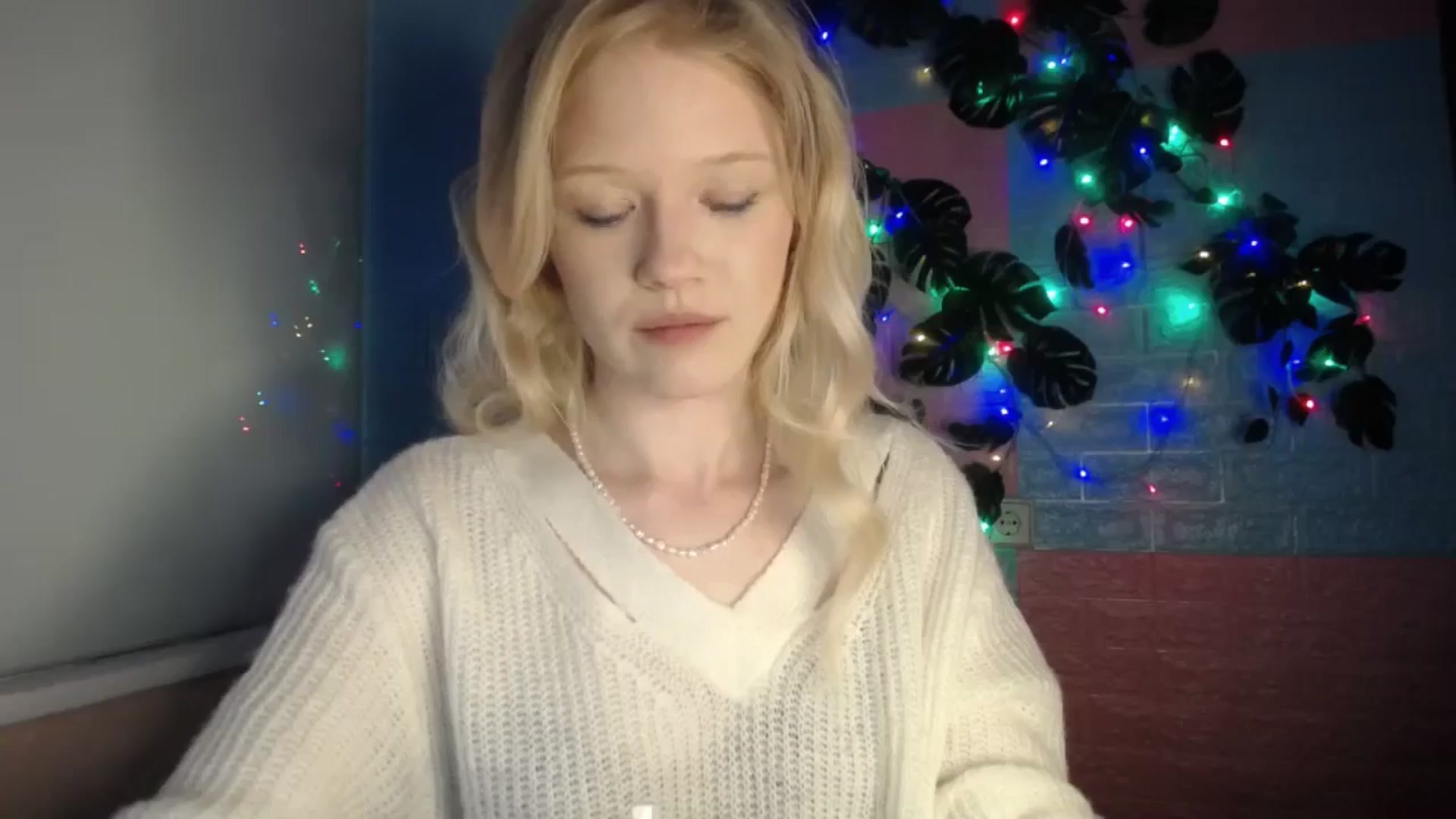 Gallery image thumbnail from Angel_baby's myfreecams stream on, 04/18/2026, 17:24 image 8 of 20
