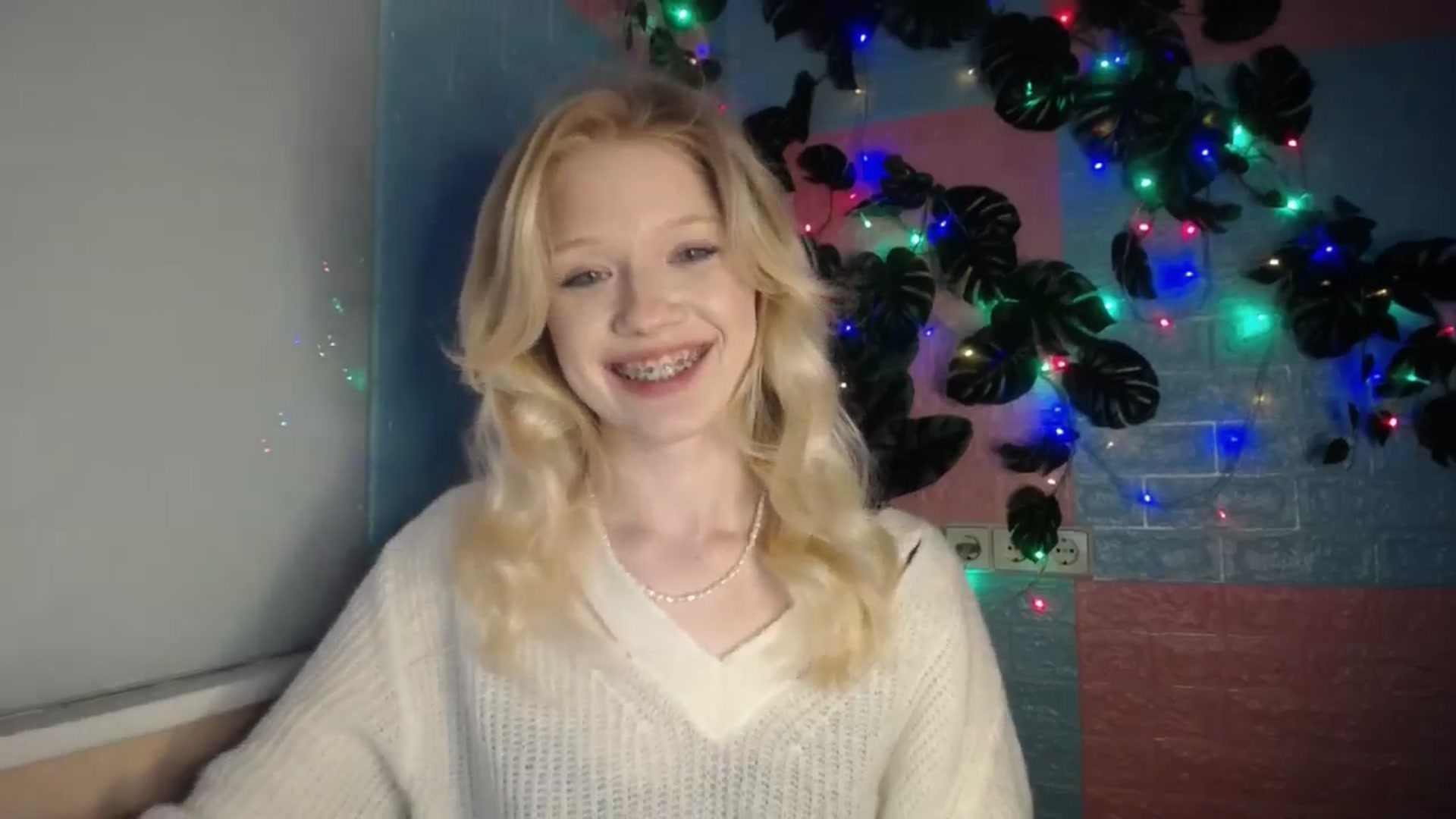 Gallery image thumbnail from Angel_baby's myfreecams stream on, 04/18/2026, 17:24 image 16 of 20