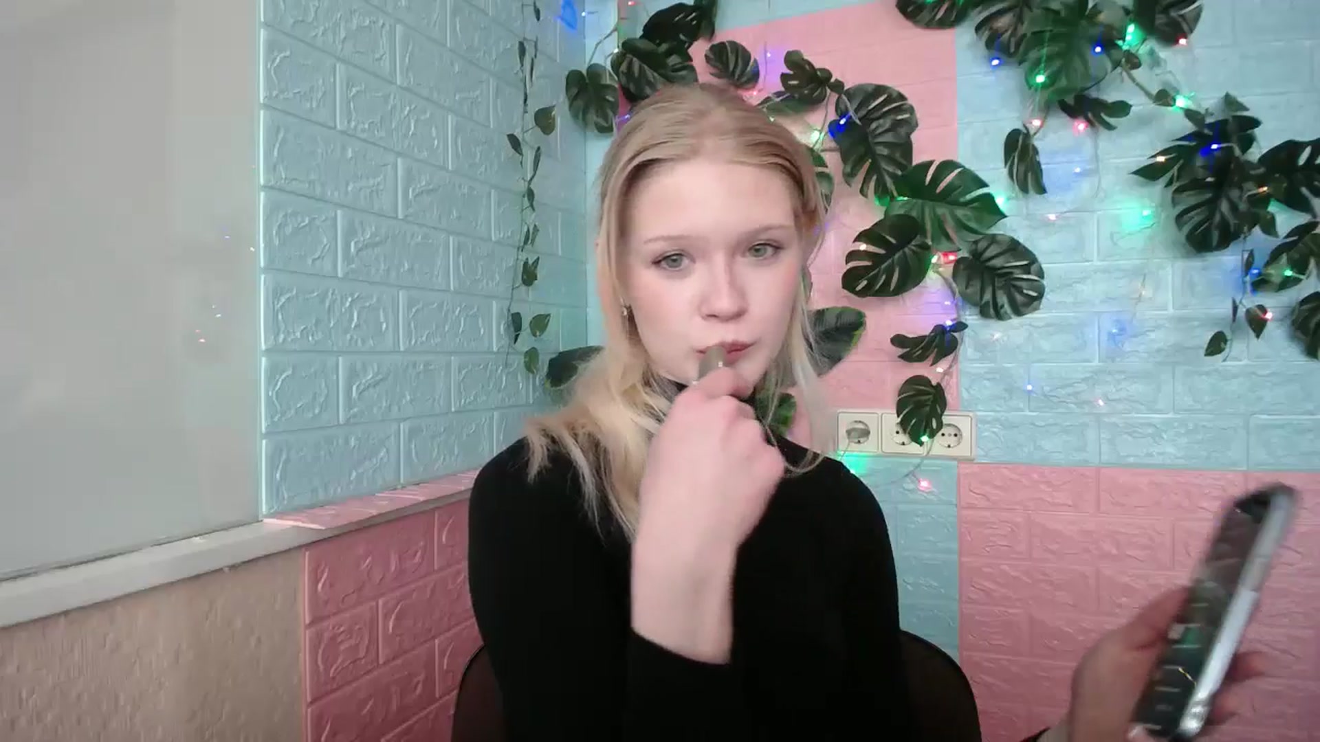 Gallery image thumbnail from Angel_baby's myfreecams stream on, 04/21/2026, 15:45 image 16 of 20