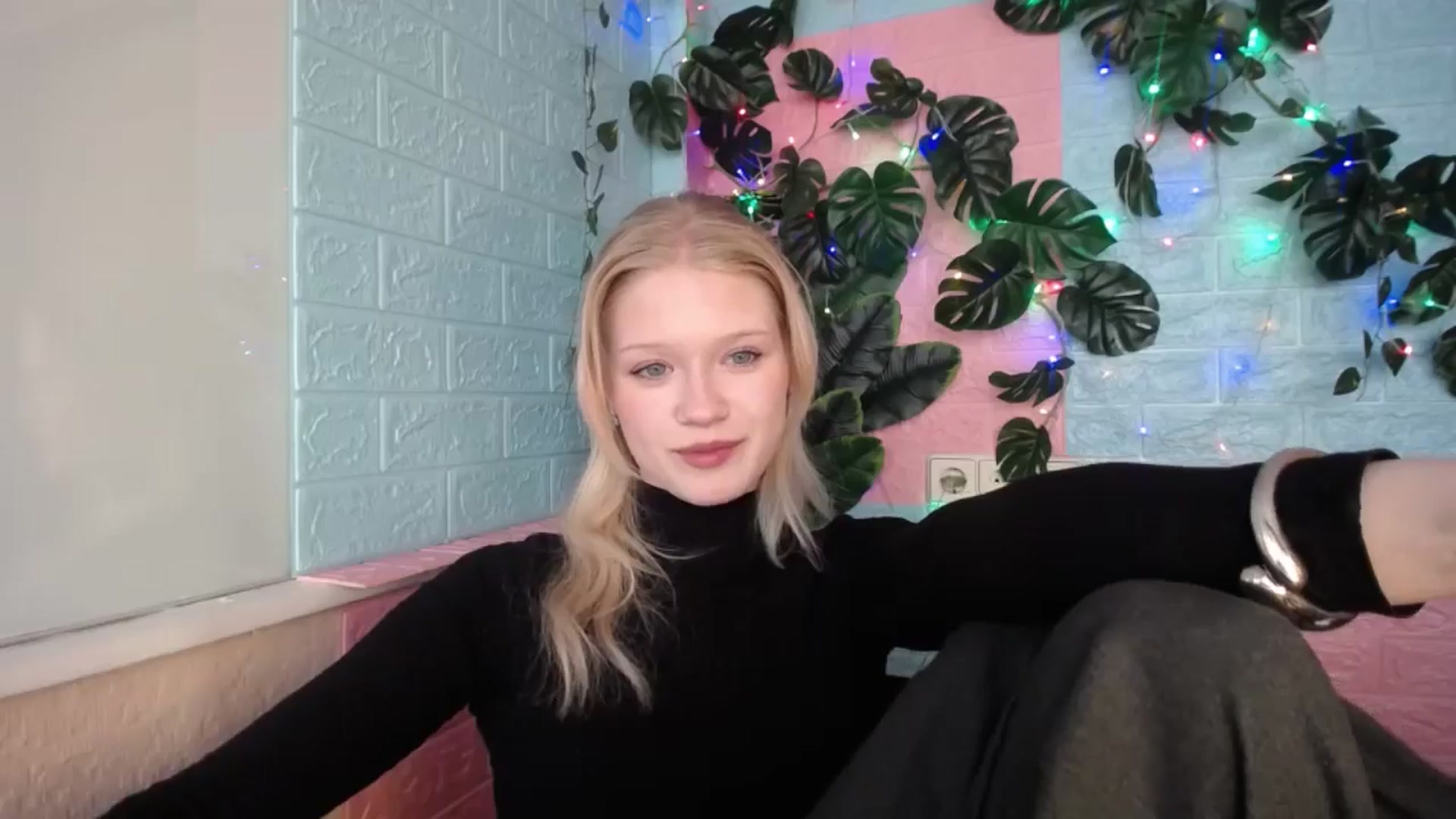 Gallery image thumbnail from Angel_baby's myfreecams stream on, 04/21/2026, 16:21 image 15 of 20