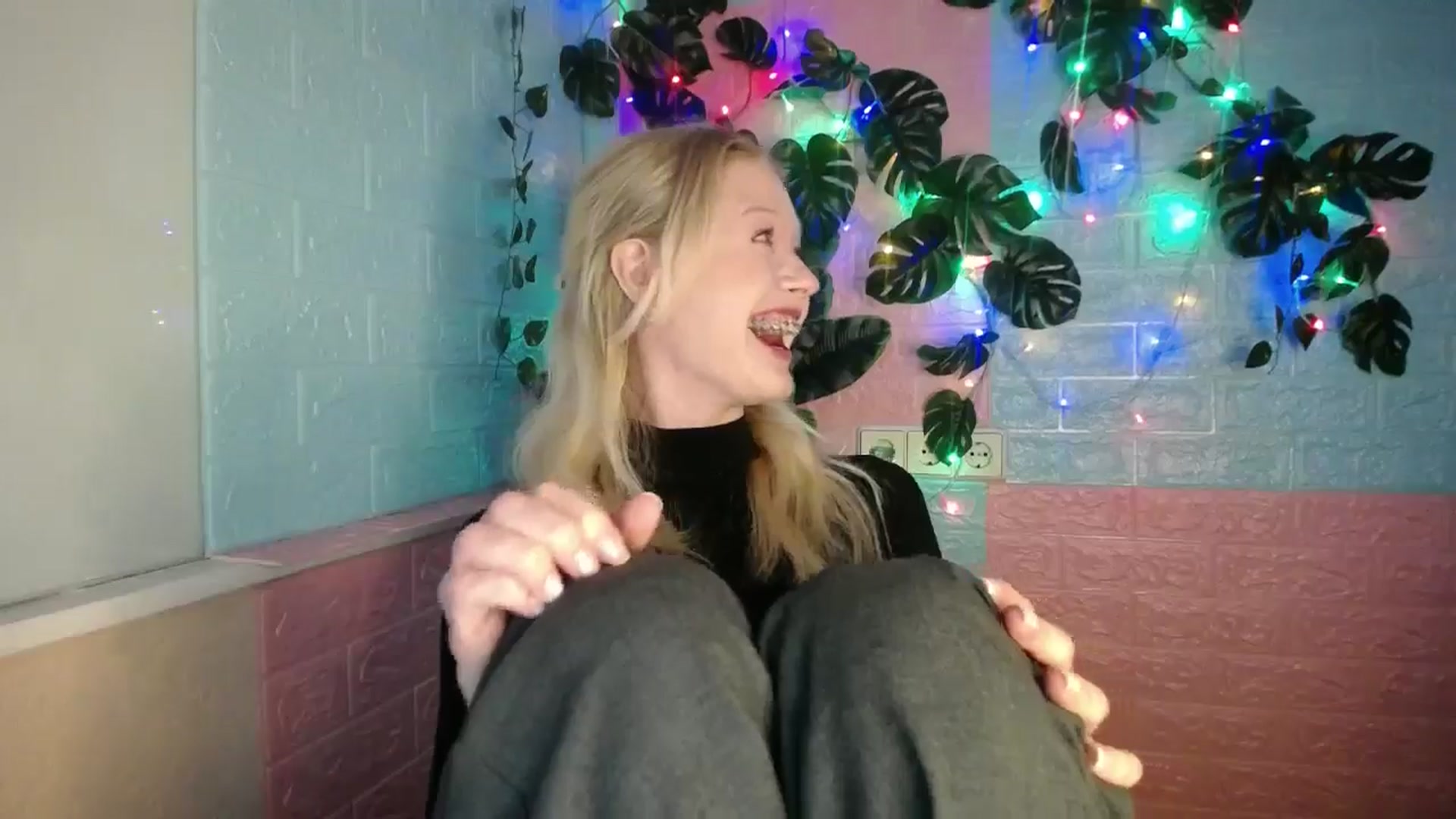 Gallery image thumbnail from Angel_baby's myfreecams stream on, 04/21/2026, 17:27 image 10 of 20
