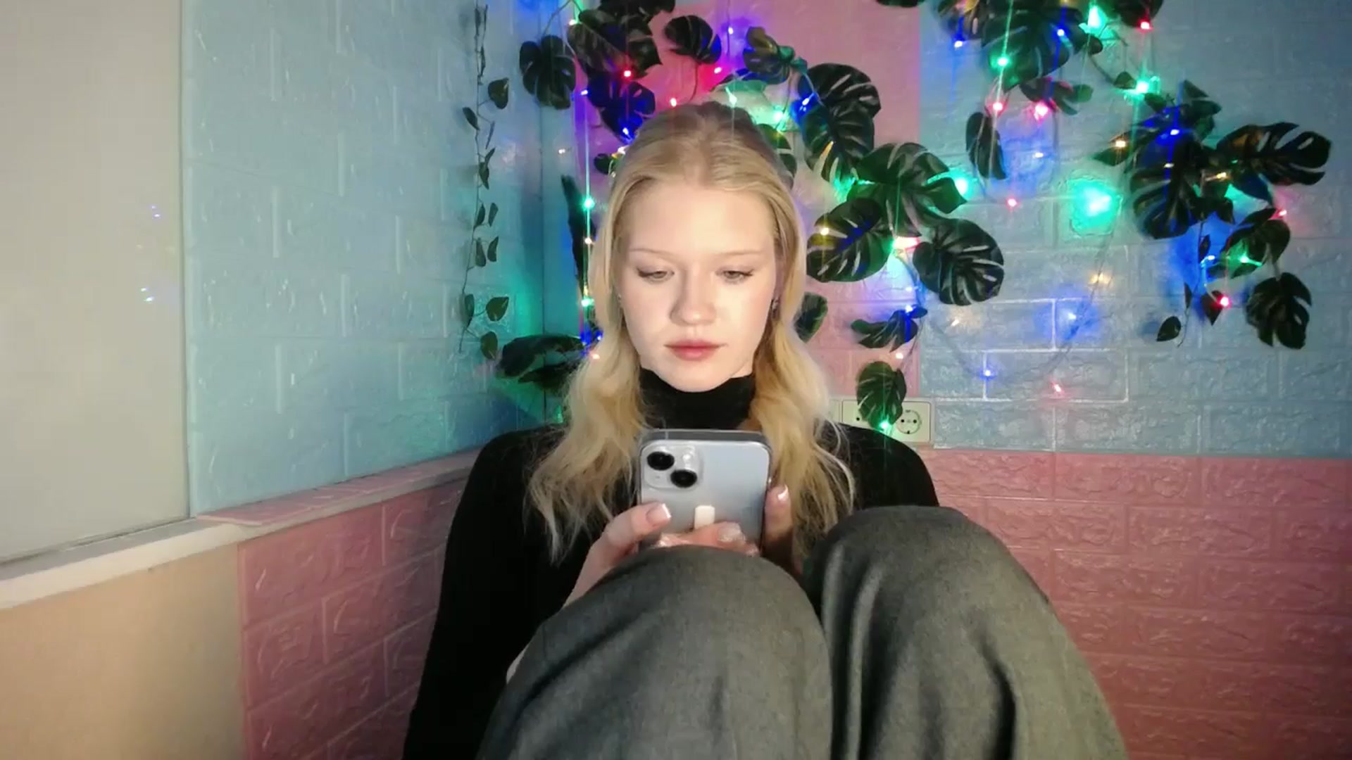 Gallery image thumbnail from Angel_baby's myfreecams stream on, 04/21/2026, 17:27 image 14 of 20