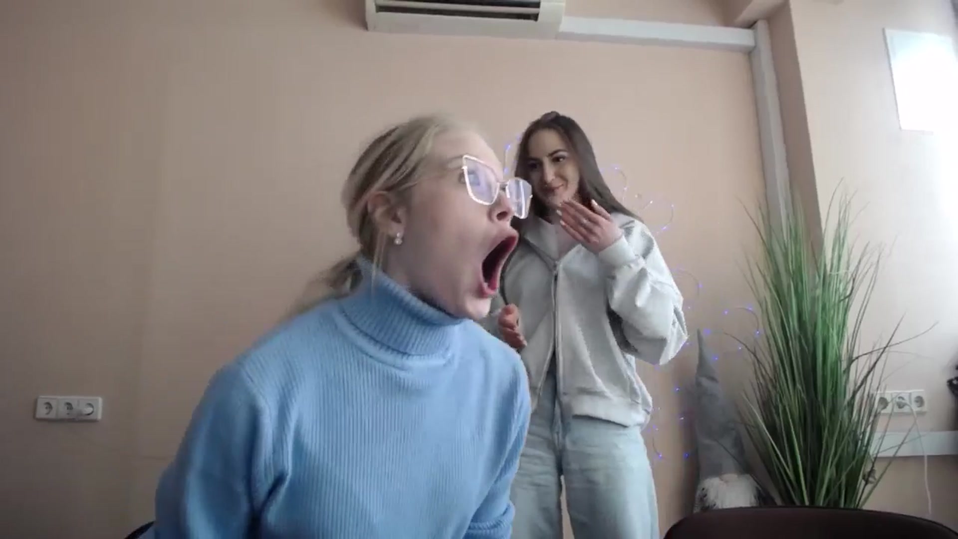 Gallery image thumbnail from Angel_baby's myfreecams stream on, 04/22/2026, 14:57 image 19 of 20