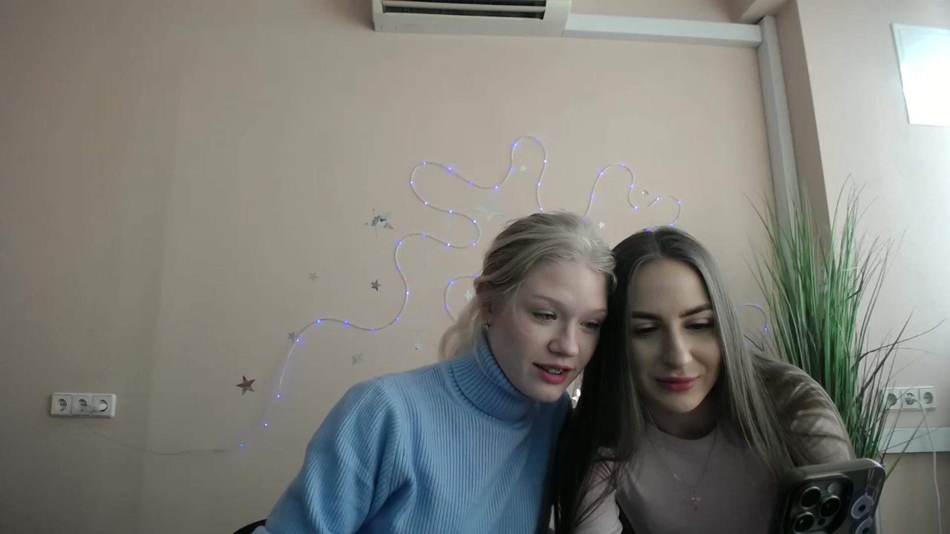 Gallery image thumbnail from Angel_baby's myfreecams stream on, 04/22/2026, 14:57 image 13 of 20