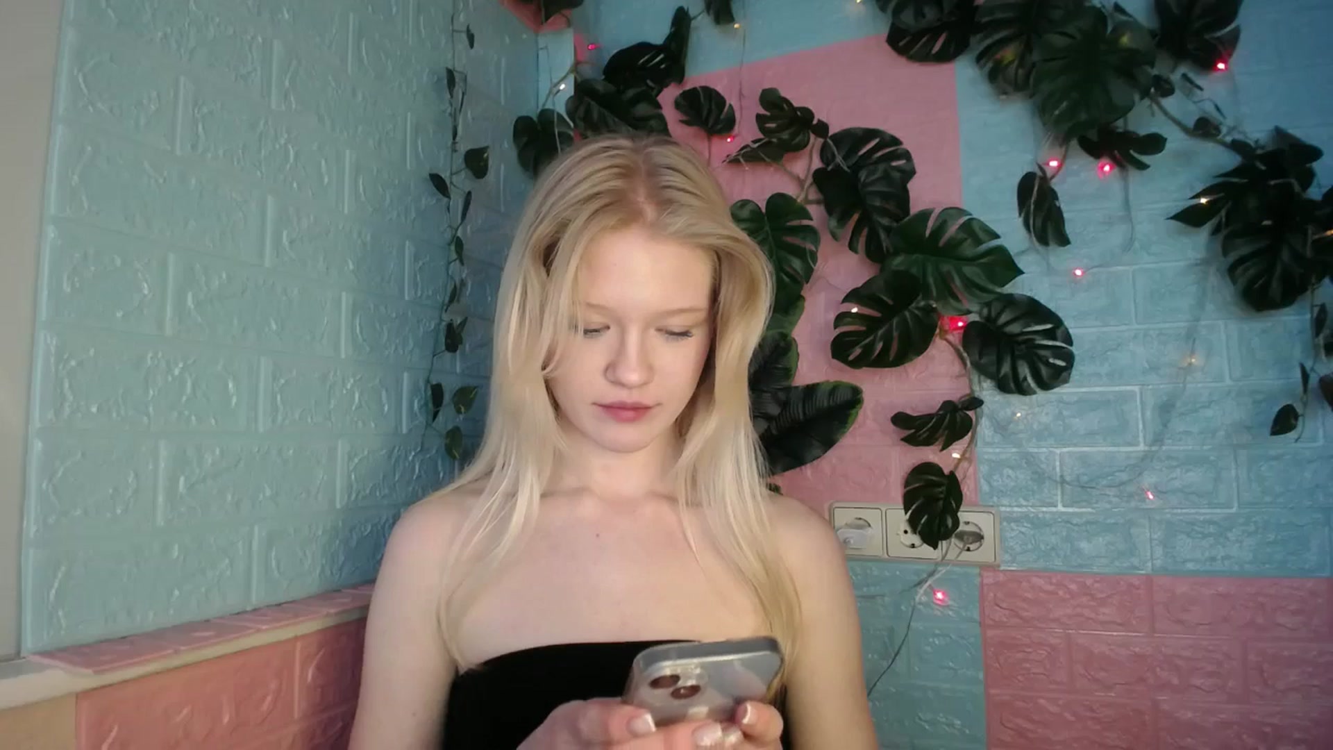 Gallery image thumbnail from Angel_baby's myfreecams stream on, 04/23/2026, 16:58 image 8 of 20