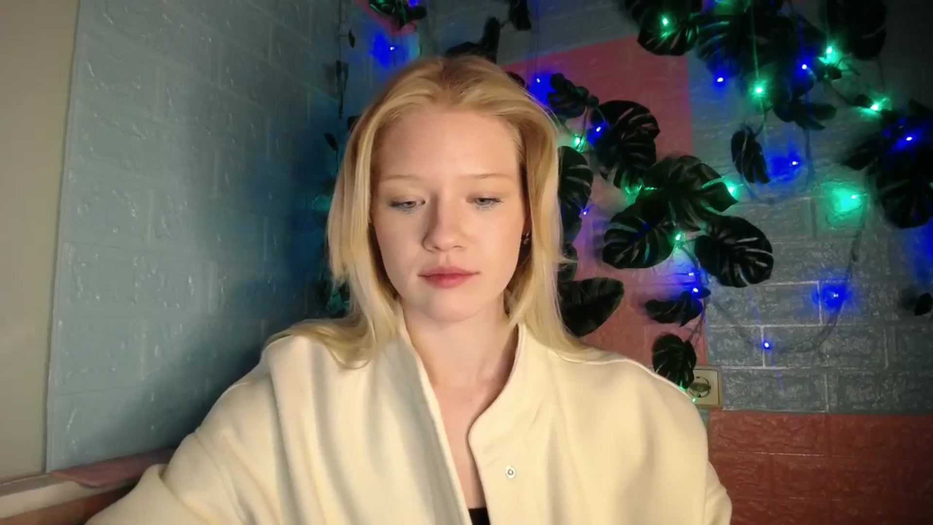 Gallery image thumbnail from Angel_baby's myfreecams stream on, 04/23/2026, 17:47 image 16 of 20
