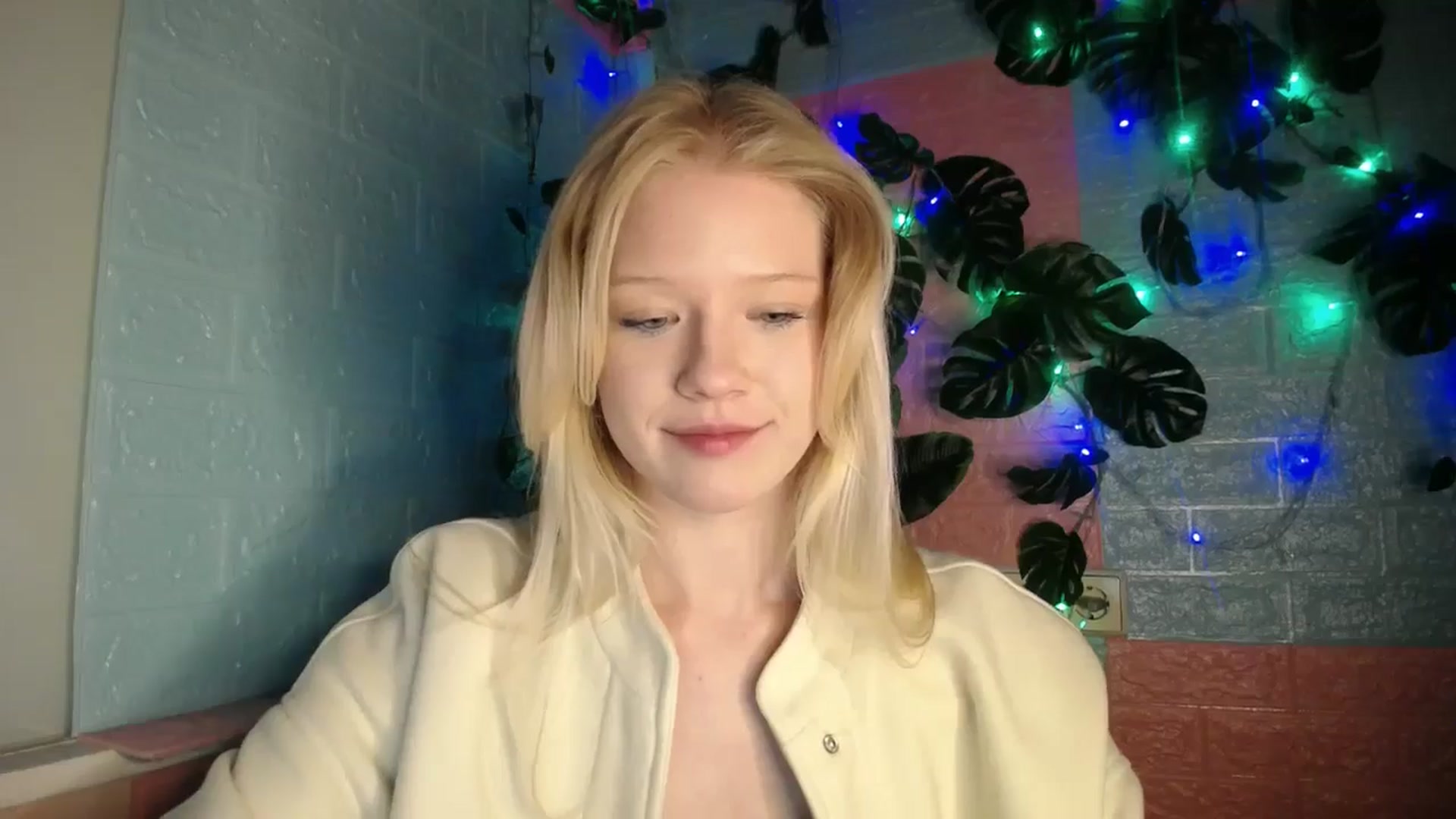 Gallery image thumbnail from Angel_baby's myfreecams stream on, 04/23/2026, 17:47 image 12 of 20
