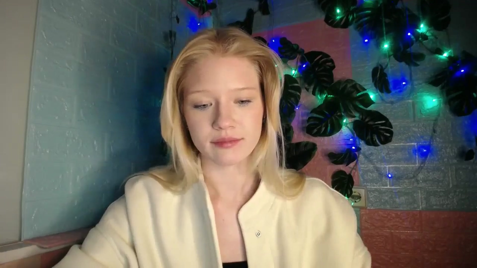 Gallery image thumbnail from Angel_baby's myfreecams stream on, 04/23/2026, 17:47 image 17 of 20