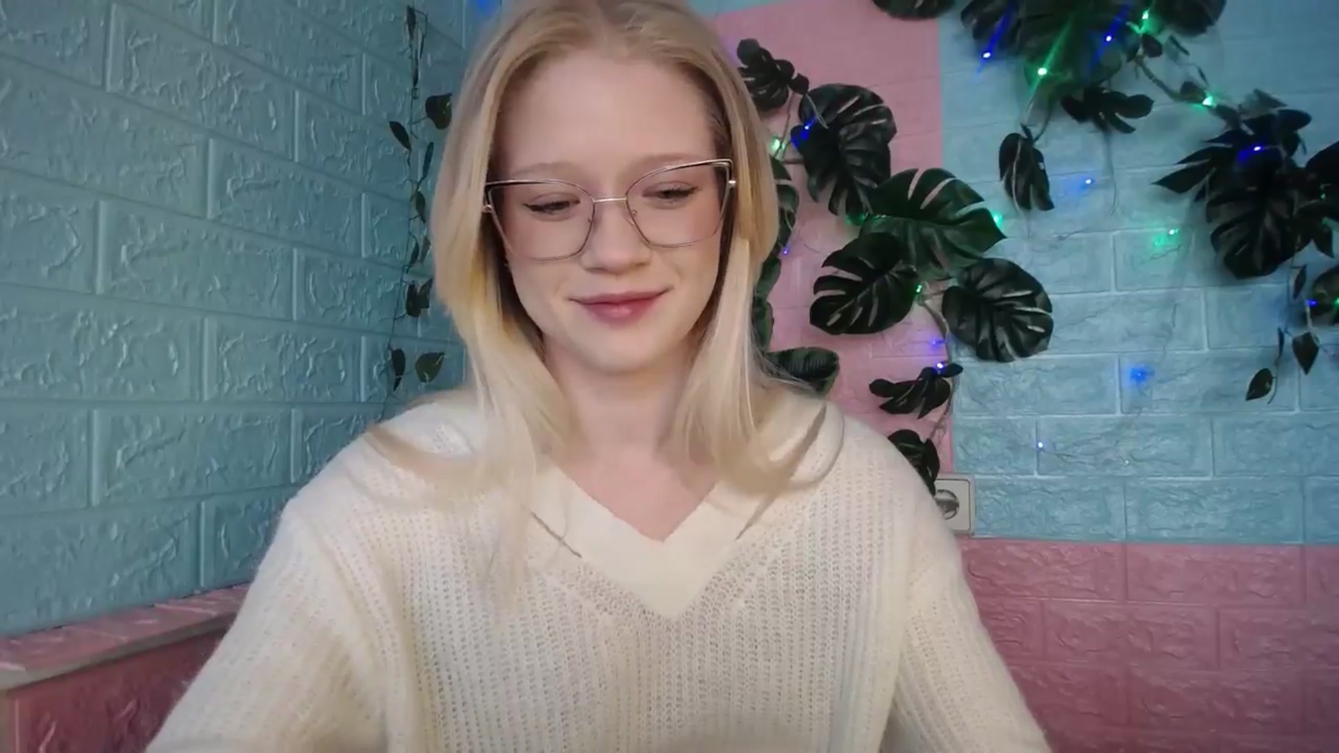 Gallery image thumbnail from Angel_baby's myfreecams stream on, 04/24/2026, 16:08 image 10 of 20