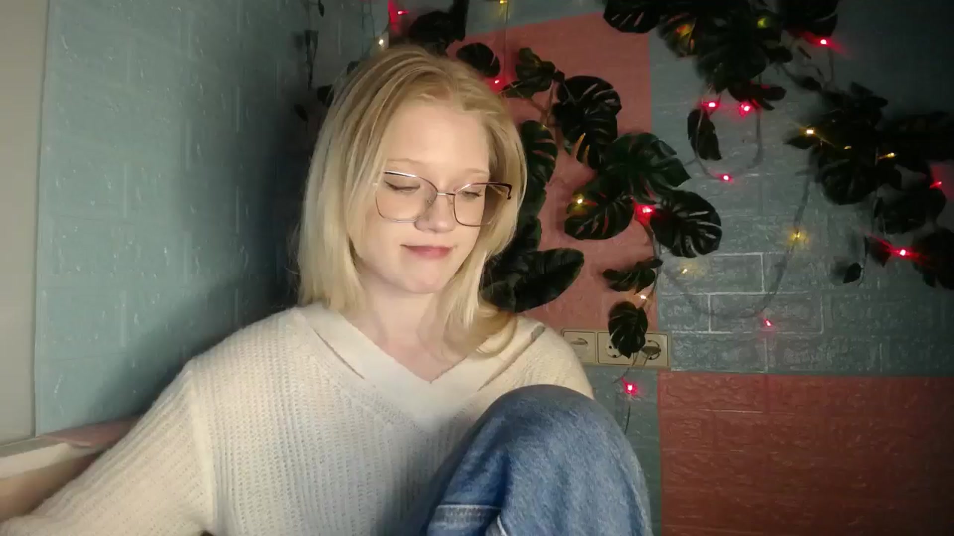 Gallery image thumbnail from Angel_baby's myfreecams stream on, 04/24/2026, 17:54 image 12 of 20