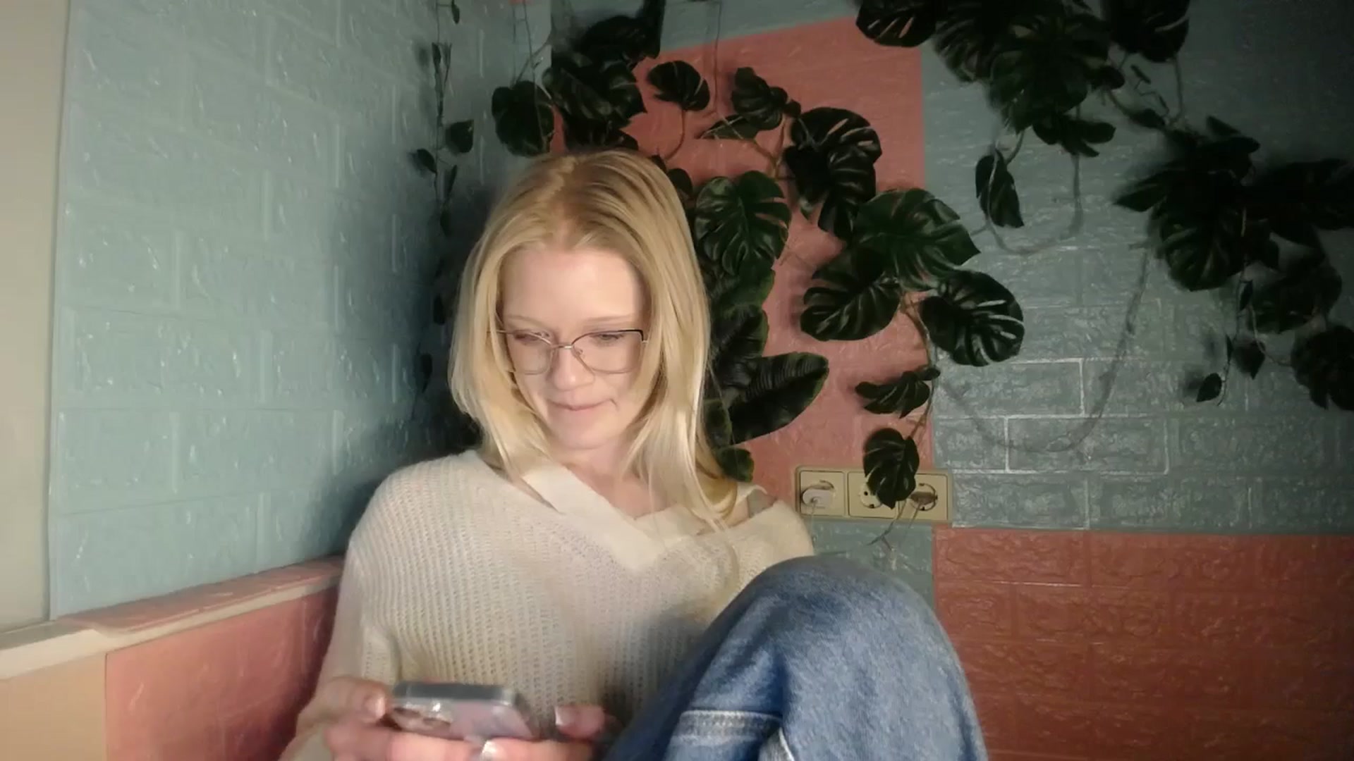 Gallery image thumbnail from Angel_baby's myfreecams stream on, 04/24/2026, 17:54 image 14 of 20
