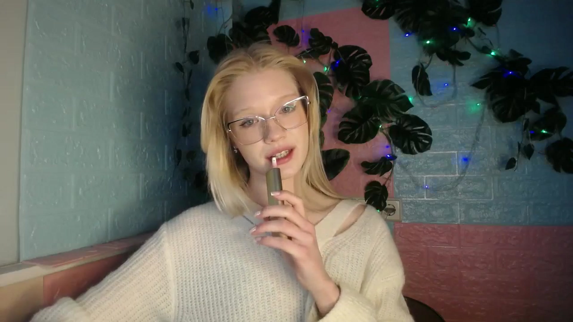 Gallery image thumbnail from Angel_baby's myfreecams stream on, 04/24/2026, 17:54 image 7 of 20