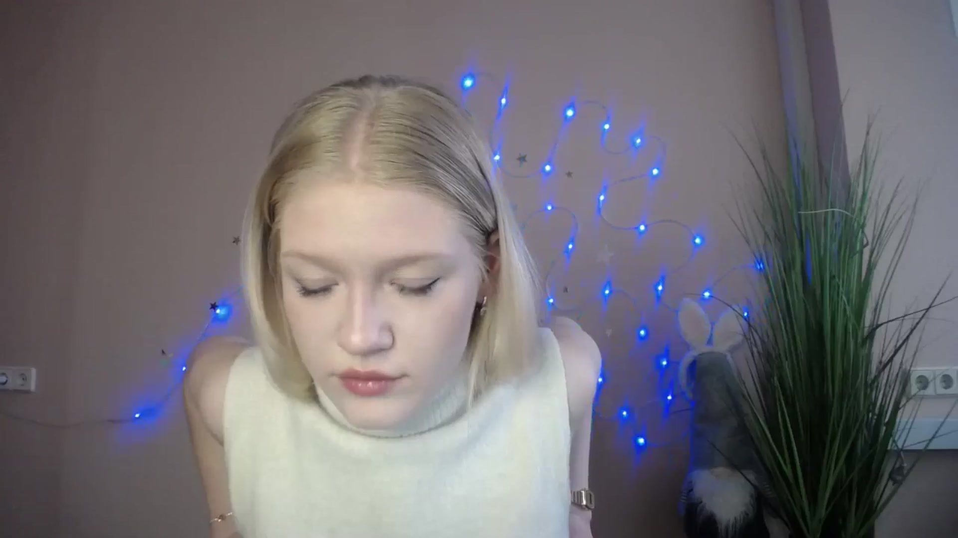 Gallery image thumbnail from Angel_baby's myfreecams stream on, 04/25/2026, 16:47 image 11 of 20