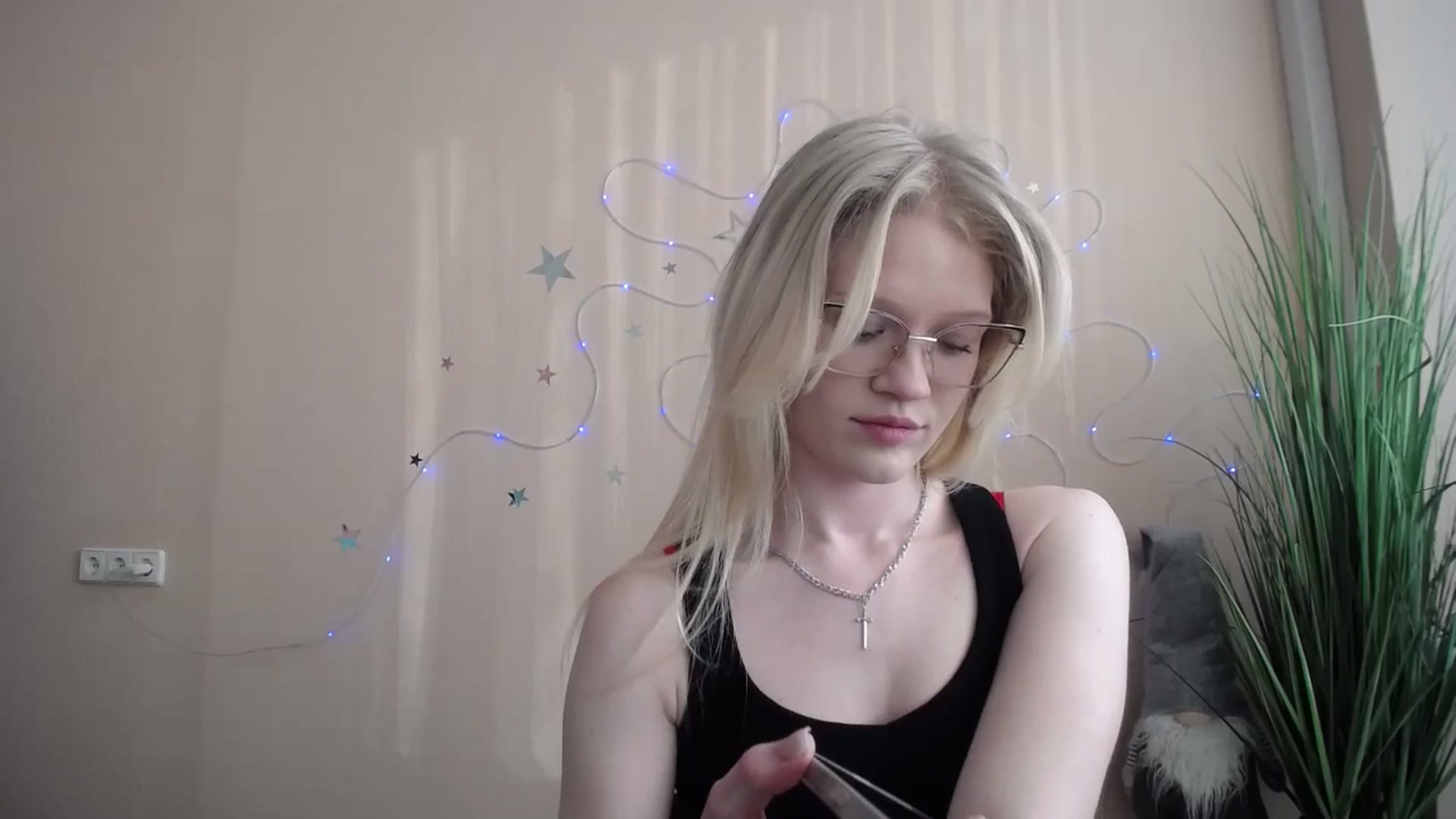 Gallery image thumbnail from Angel_baby's myfreecams stream on, 04/28/2026, 16:08 image 17 of 20