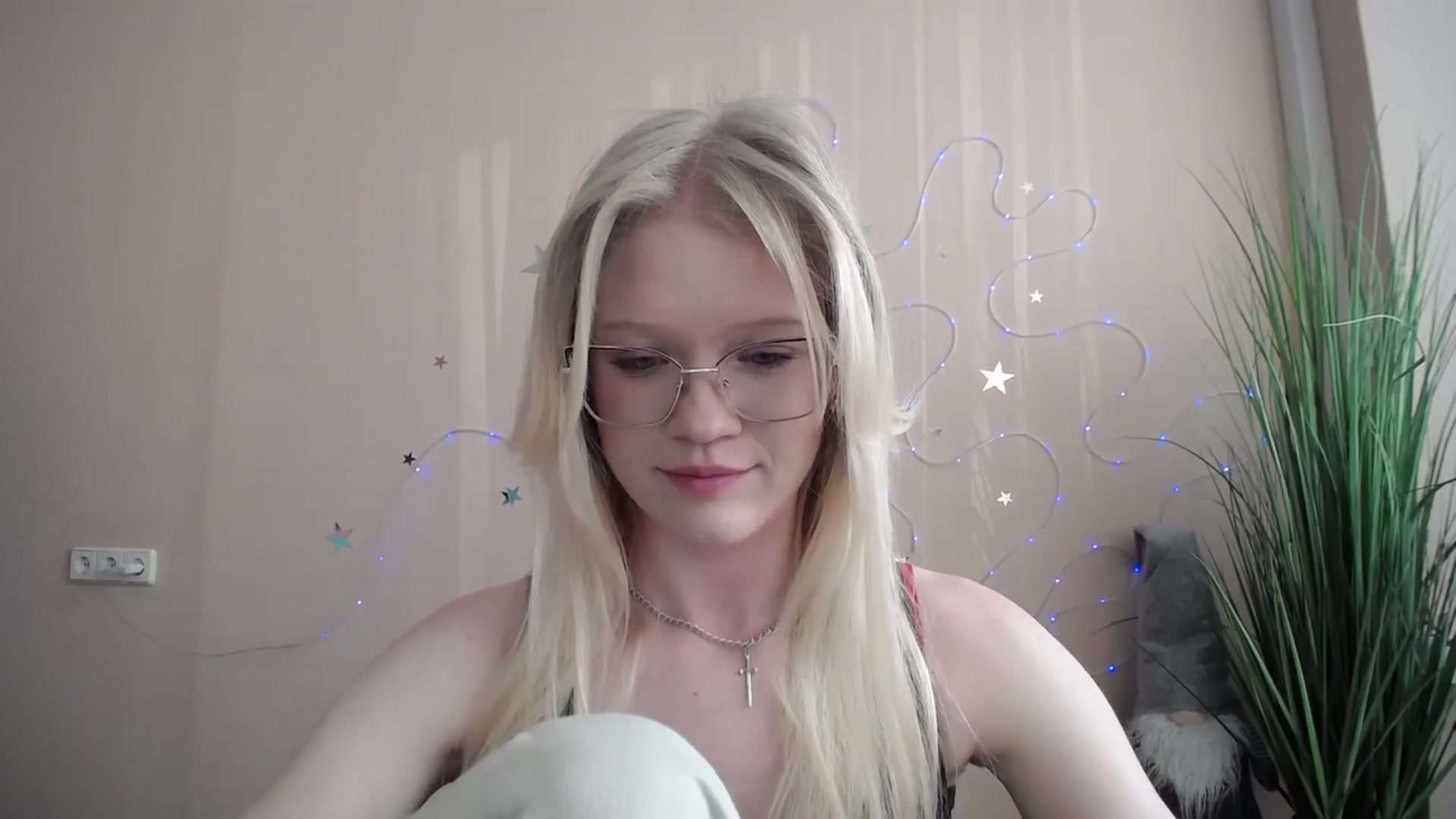 Gallery image thumbnail from Angel_baby's myfreecams stream on, 04/28/2026, 16:08 image 6 of 20