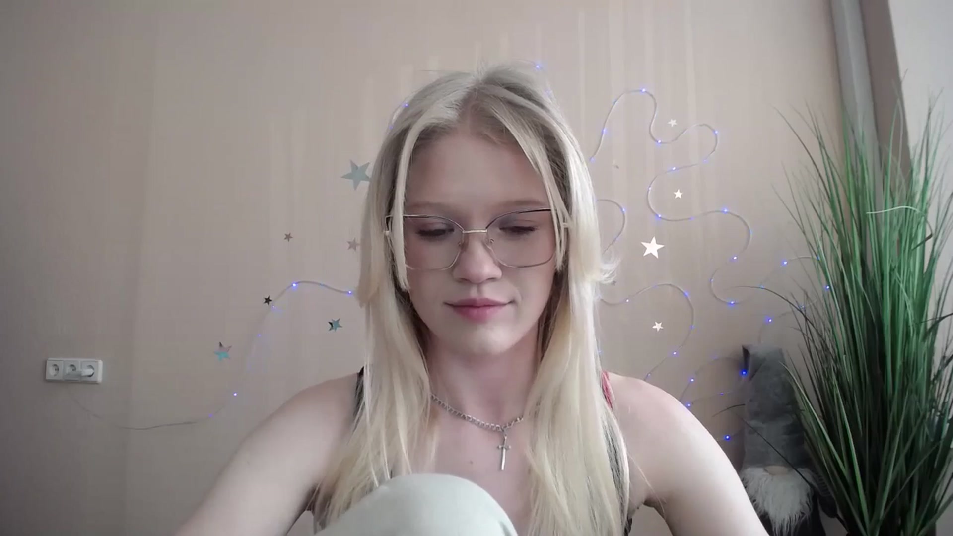 Gallery image thumbnail from Angel_baby's myfreecams stream on, 04/28/2026, 16:08 image 3 of 20