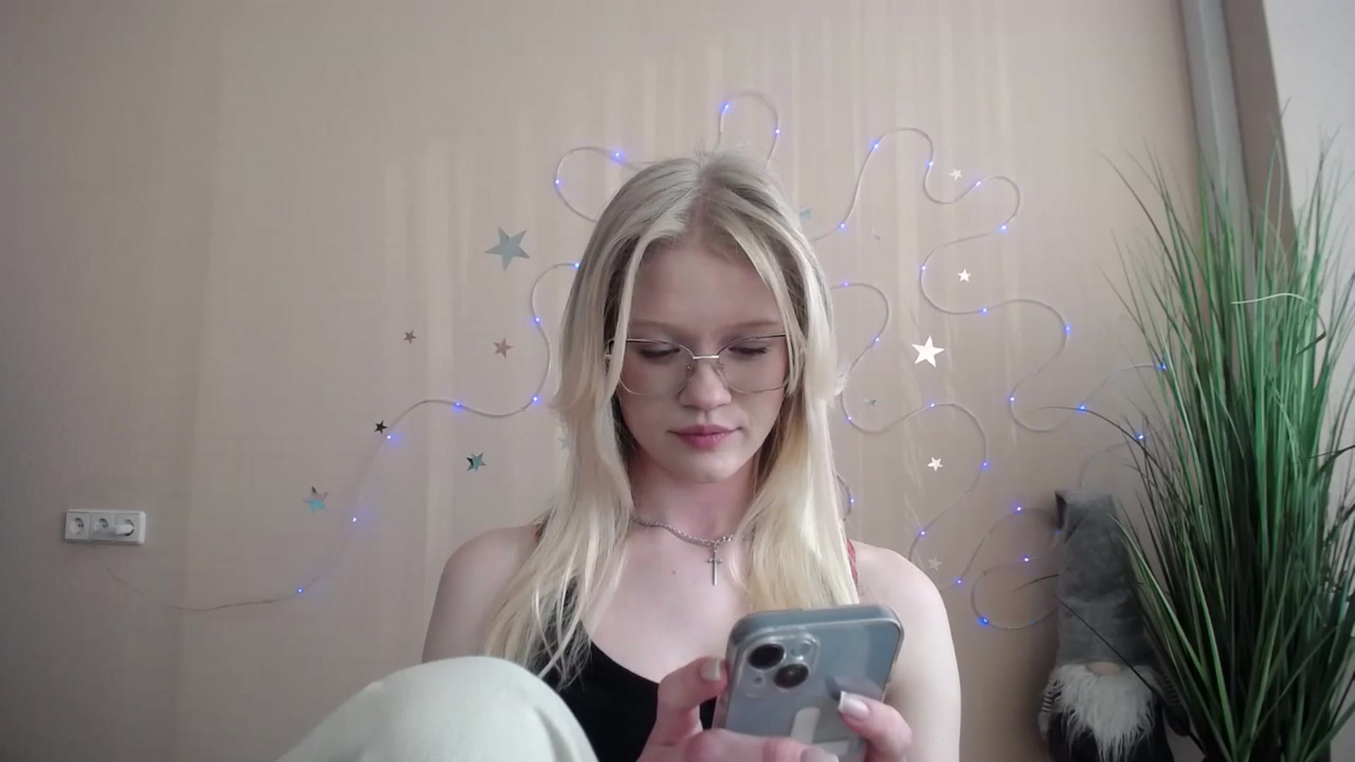 Gallery image thumbnail from Angel_baby's myfreecams stream on, 04/28/2026, 16:08 image 5 of 20