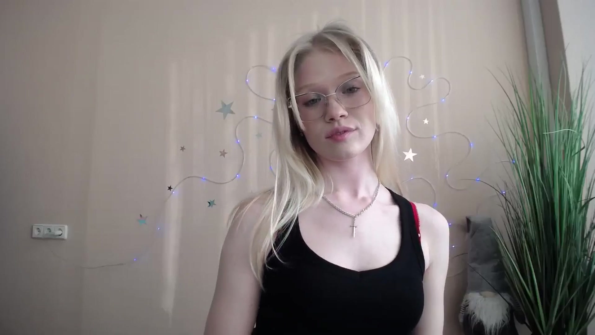 Gallery image thumbnail from Angel_baby's myfreecams stream on, 04/28/2026, 16:08 image 15 of 20