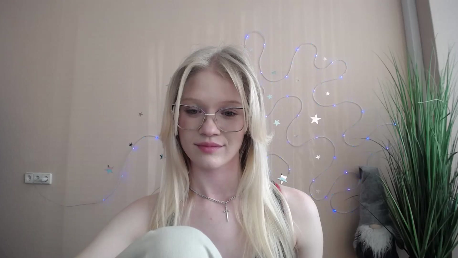 Gallery image thumbnail from Angel_baby's myfreecams stream on, 04/28/2026, 16:08 image 12 of 20