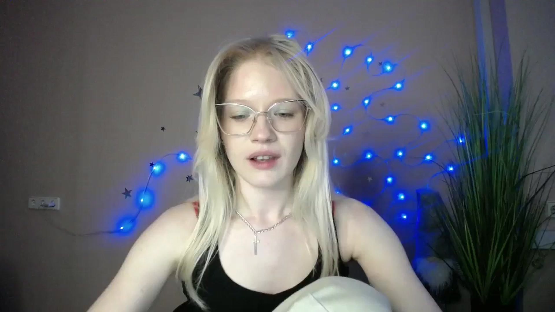 Gallery image thumbnail from Angel_baby's myfreecams stream on, 04/28/2026, 17:39 image 11 of 20