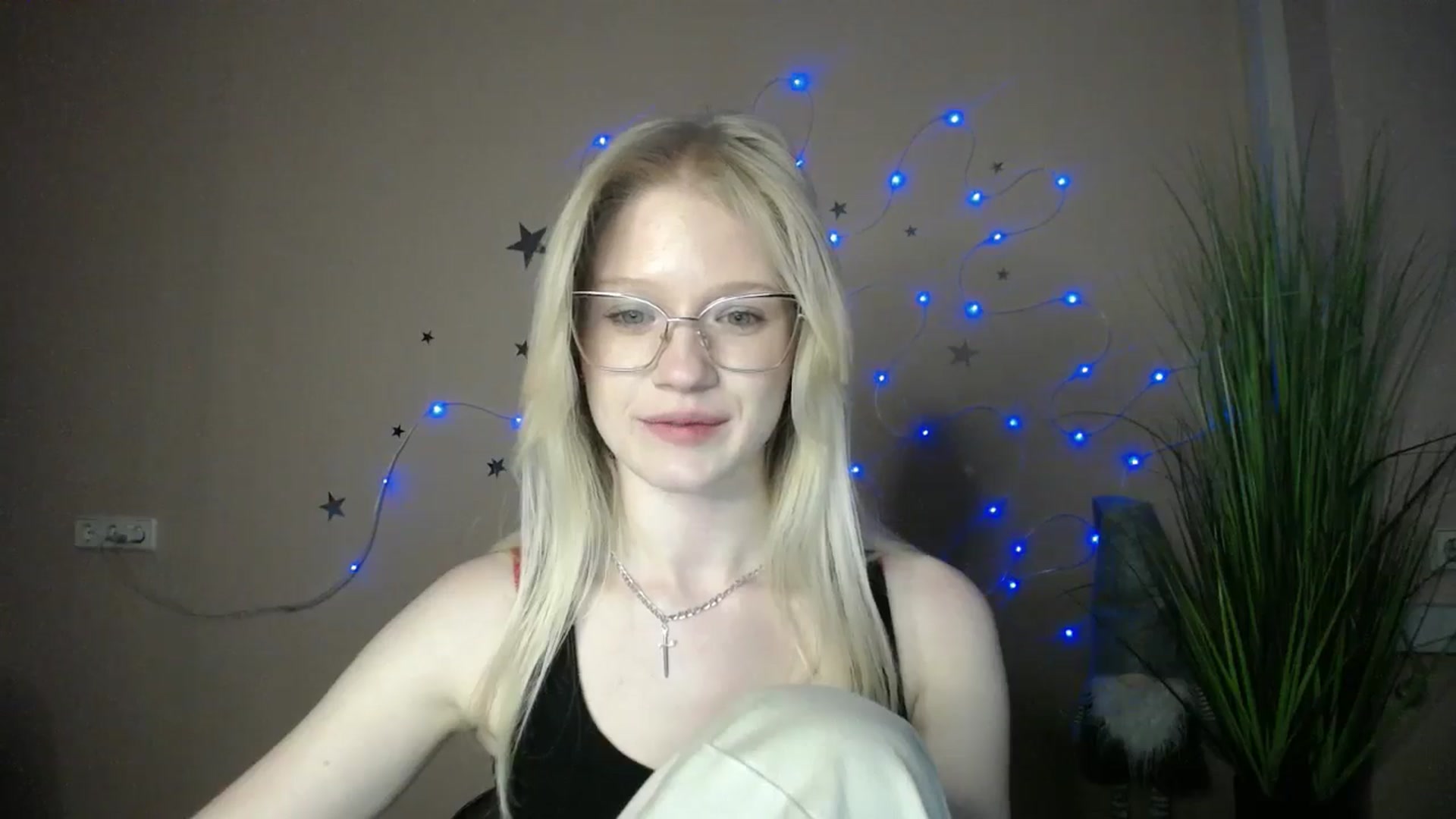 Gallery image thumbnail from Angel_baby's myfreecams stream on, 04/28/2026, 17:39 image 16 of 20