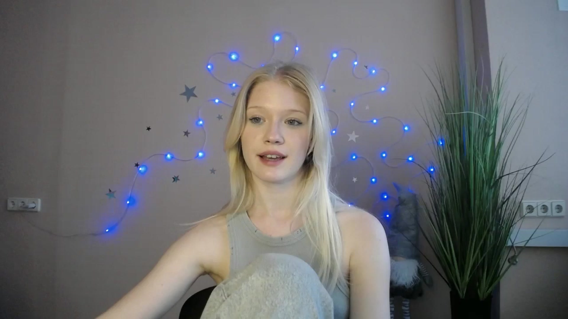Gallery image thumbnail from Angel_baby's myfreecams stream on, 04/29/2026, 17:36 image 1 of 20