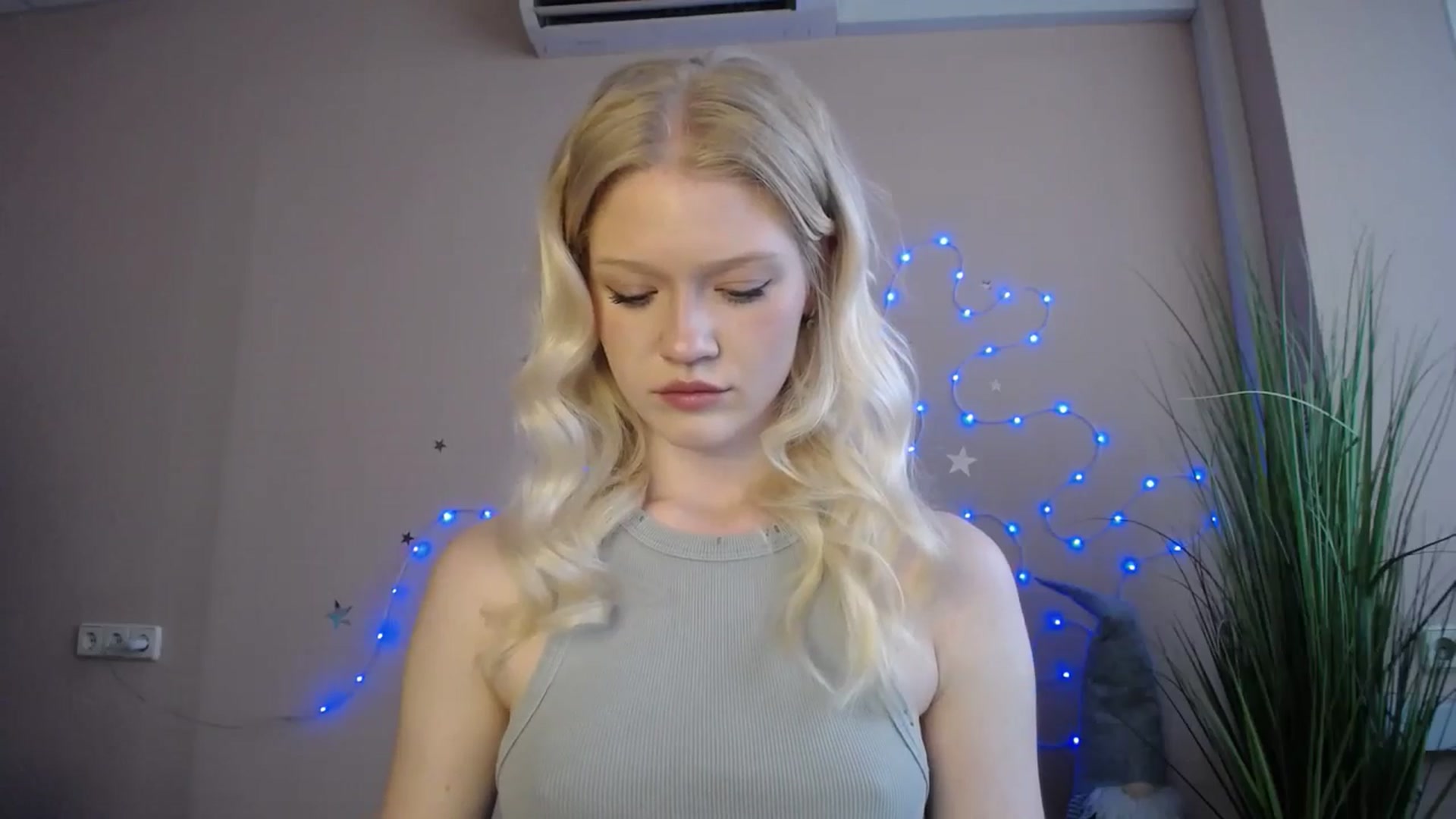 Gallery image thumbnail from Angel_baby's myfreecams stream on, 05/02/2026, 16:57 image 17 of 20