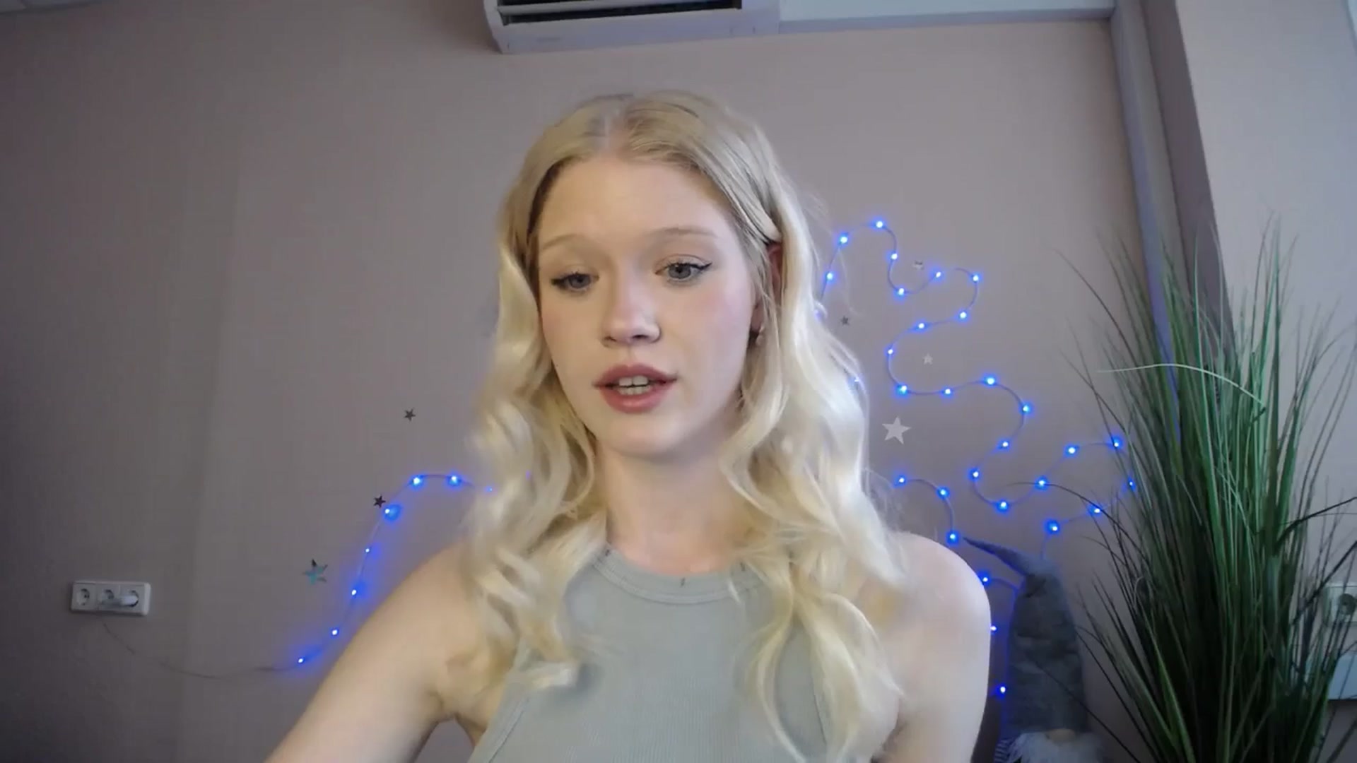 Gallery image thumbnail from Angel_baby's myfreecams stream on, 05/02/2026, 16:57 image 10 of 20