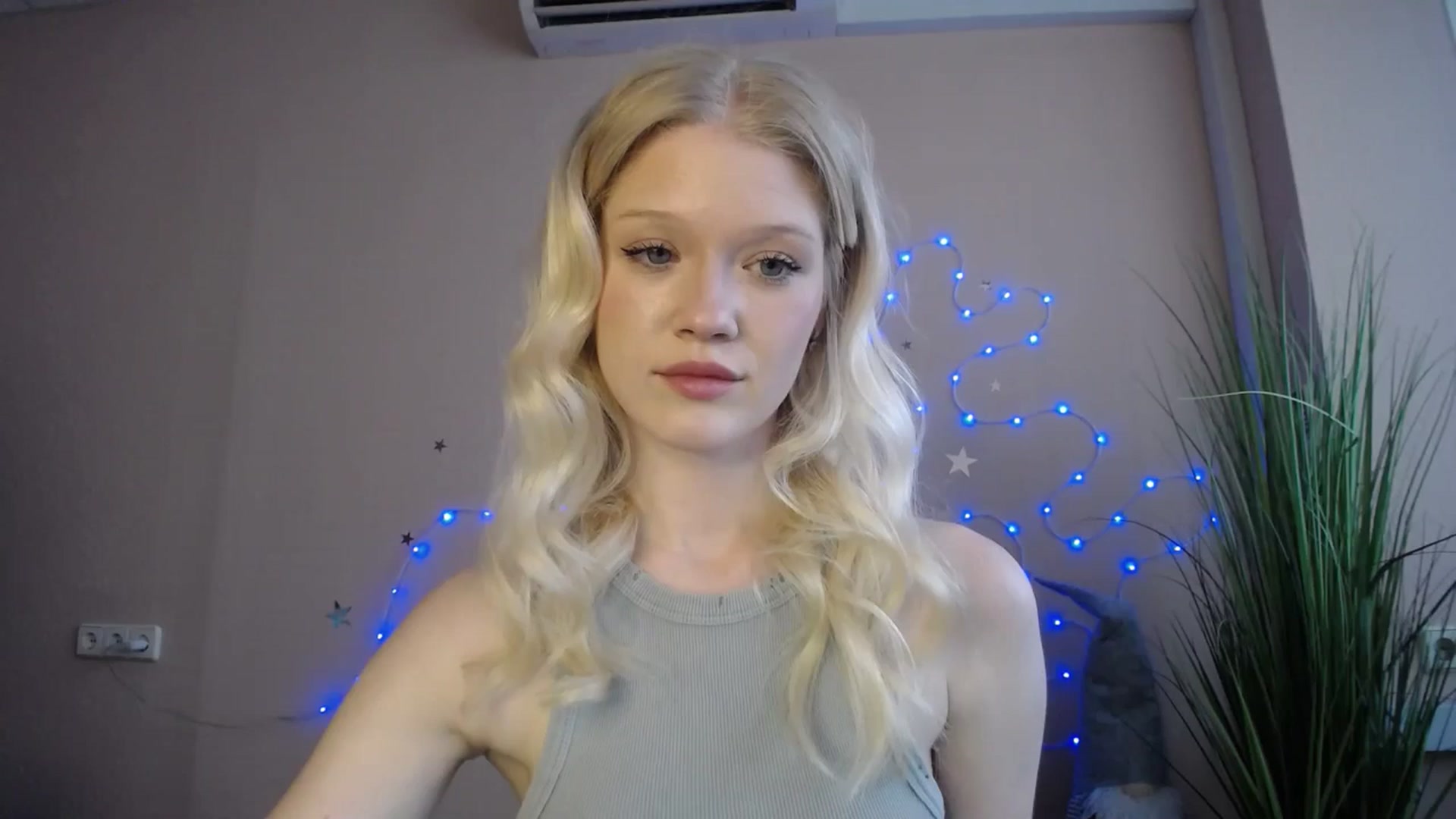 Gallery image thumbnail from Angel_baby's myfreecams stream on, 05/02/2026, 16:57 image 16 of 20