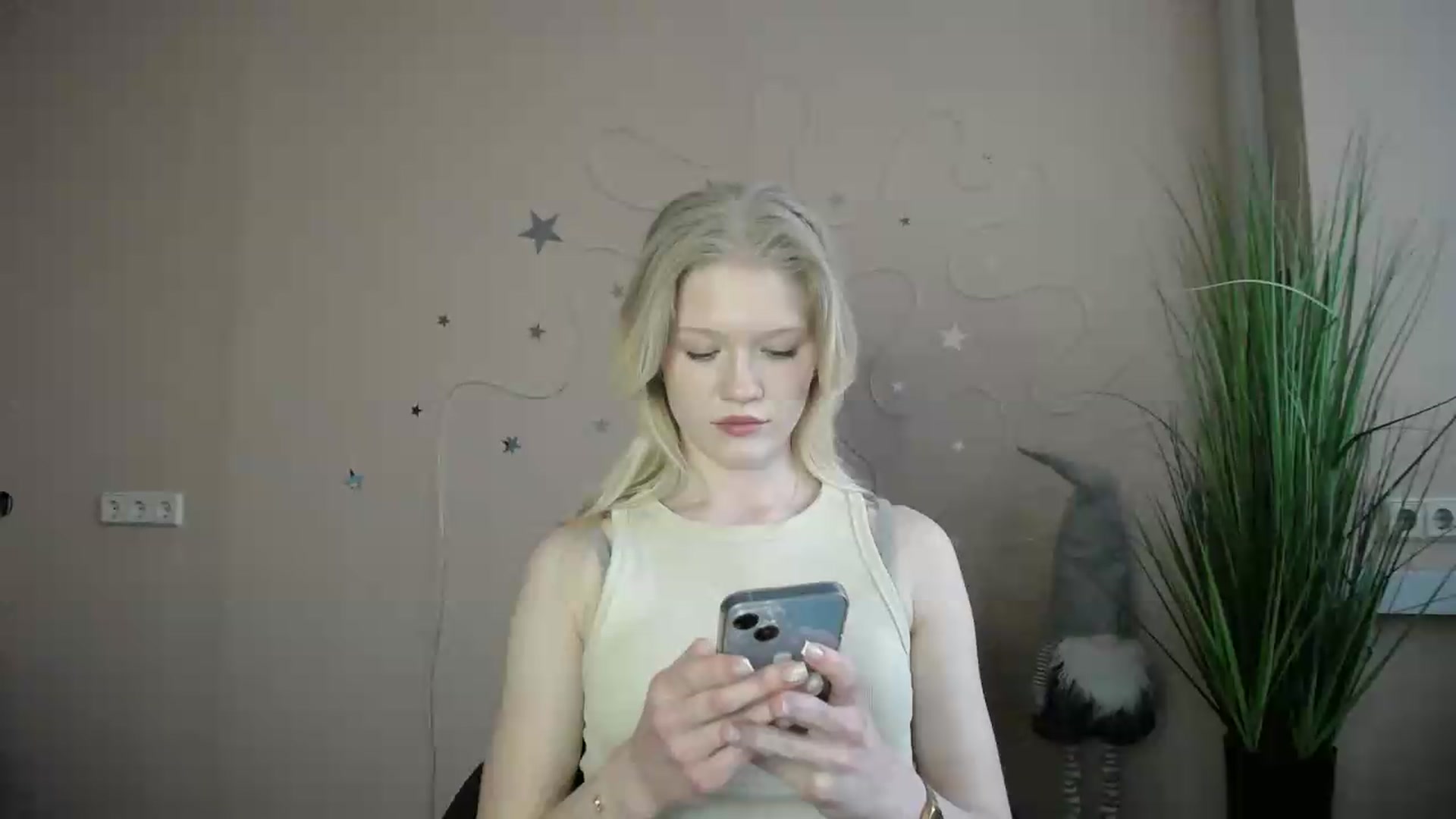 Gallery image thumbnail from Angel_baby's myfreecams stream on, 05/04/2026, 17:24 image 17 of 20