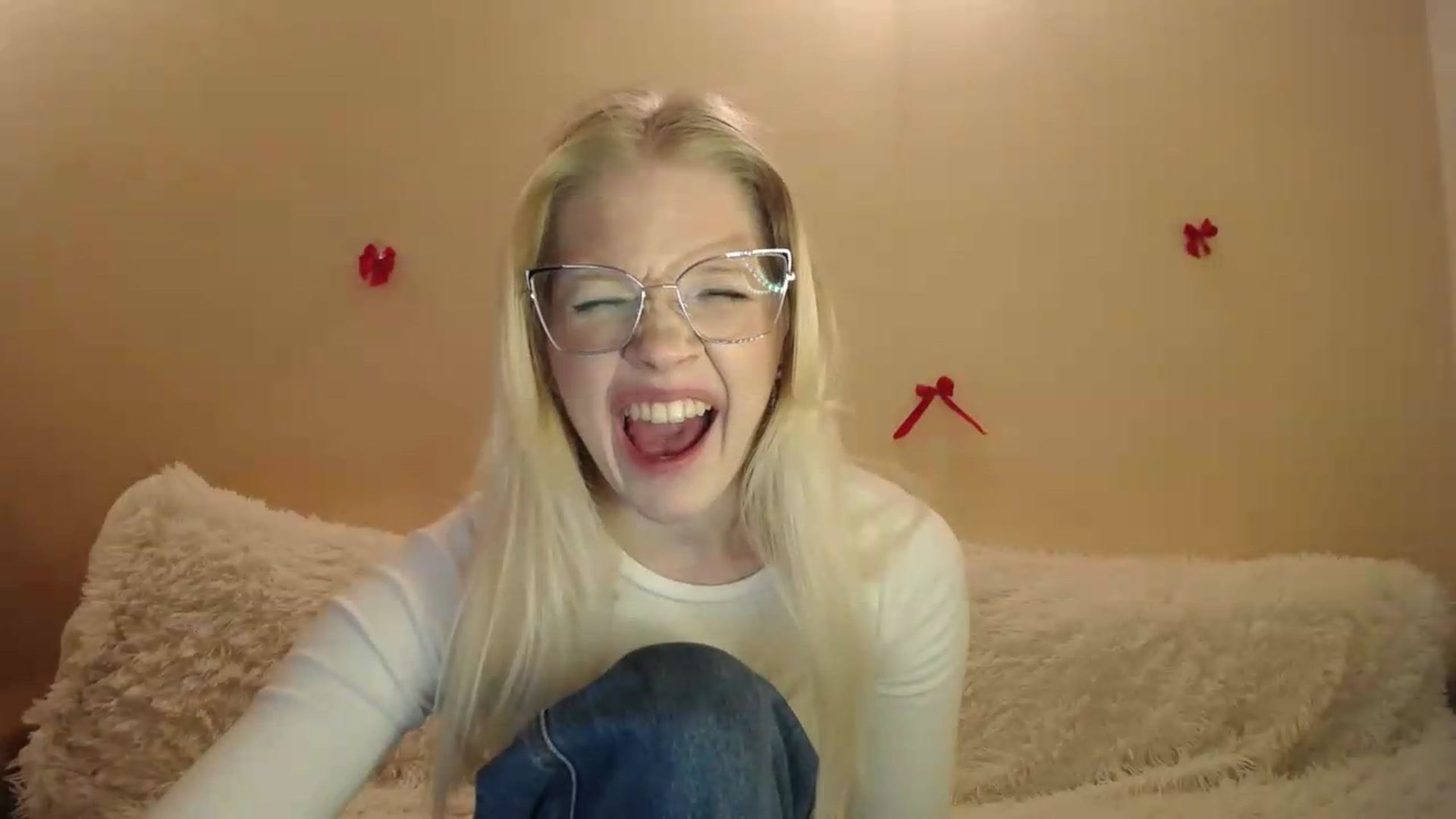 Gallery image thumbnail from Angel_baby's myfreecams stream on, 05/11/2026, 23:05 image 11 of 20