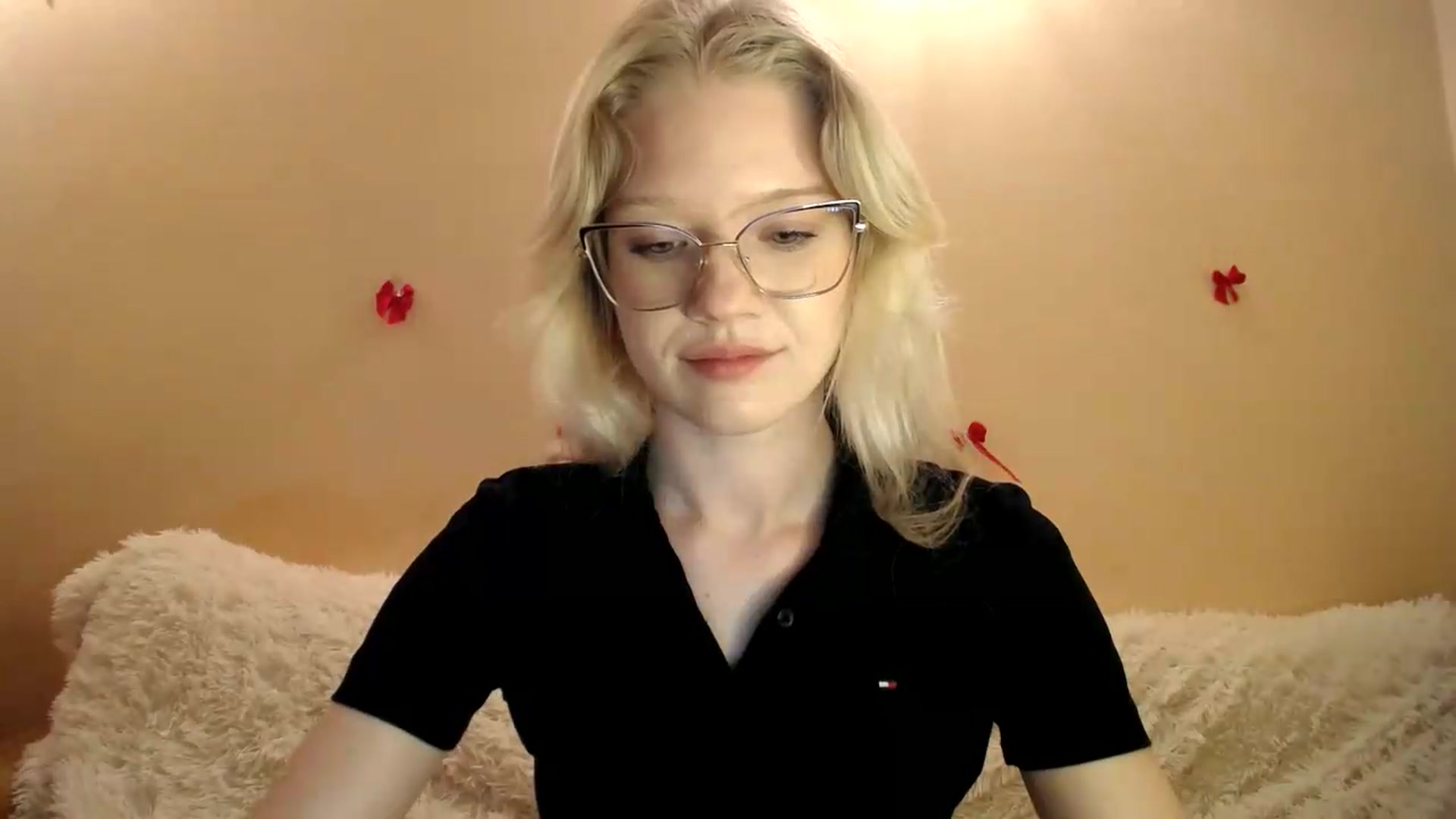Gallery image thumbnail from Angel_baby's myfreecams stream on, 05/18/2026, 20:14 image 14 of 20