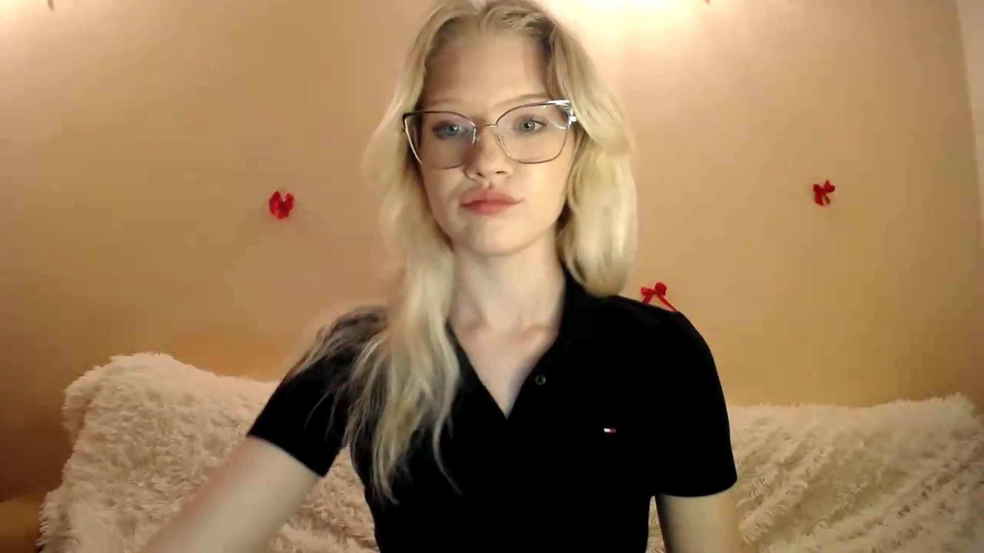 Gallery image thumbnail from Angel_baby's myfreecams stream on, 05/18/2026, 20:14 image 16 of 20