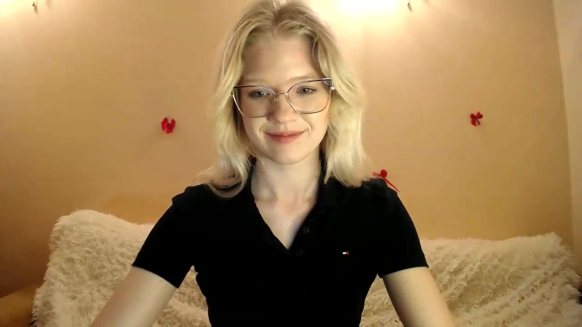 Gallery image thumbnail from Angel_baby's myfreecams stream on, 05/18/2026, 20:42 image 9 of 20