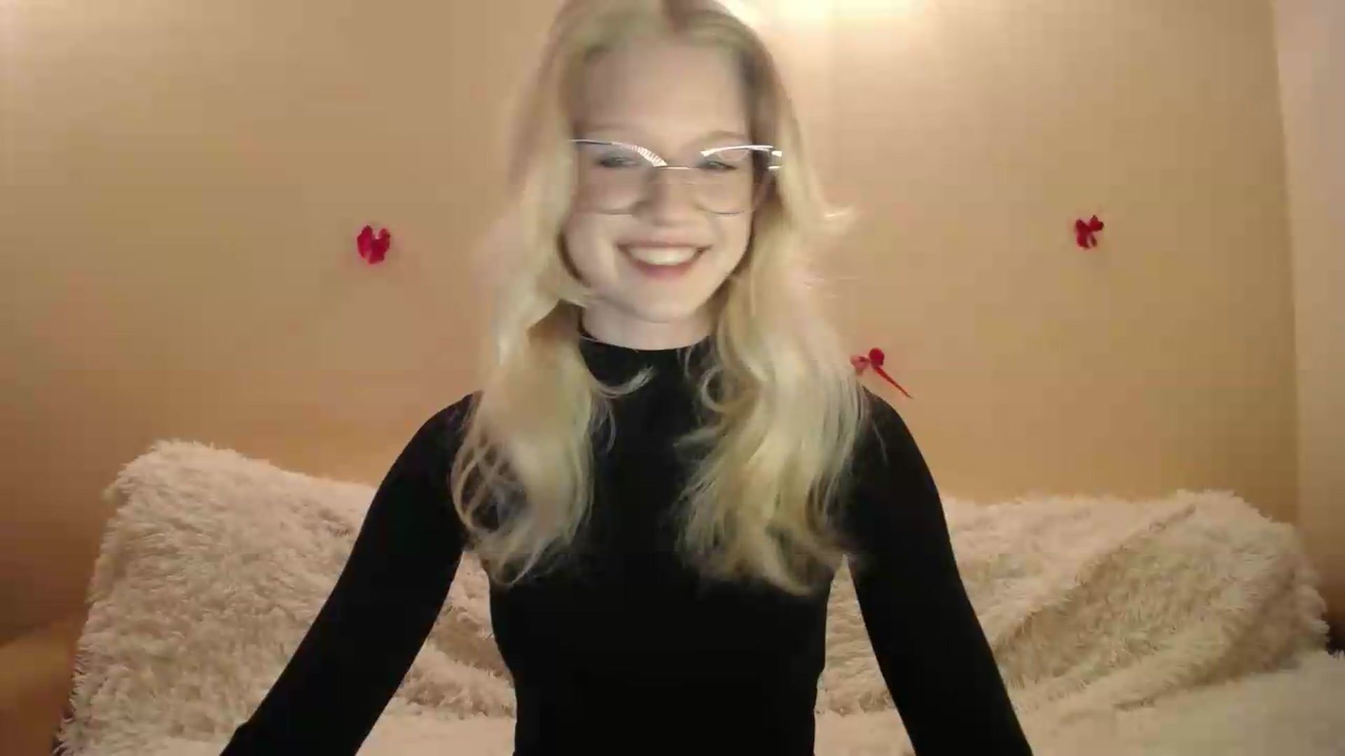 Gallery image thumbnail from Angel_baby's myfreecams stream on, 05/21/2026, 19:04 image 17 of 20