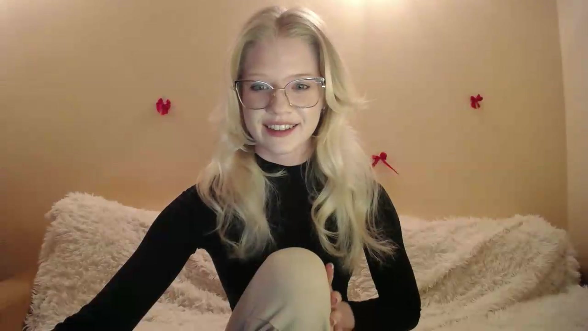 Gallery image thumbnail from Angel_baby's myfreecams stream on, 05/21/2026, 19:04 image 16 of 20
