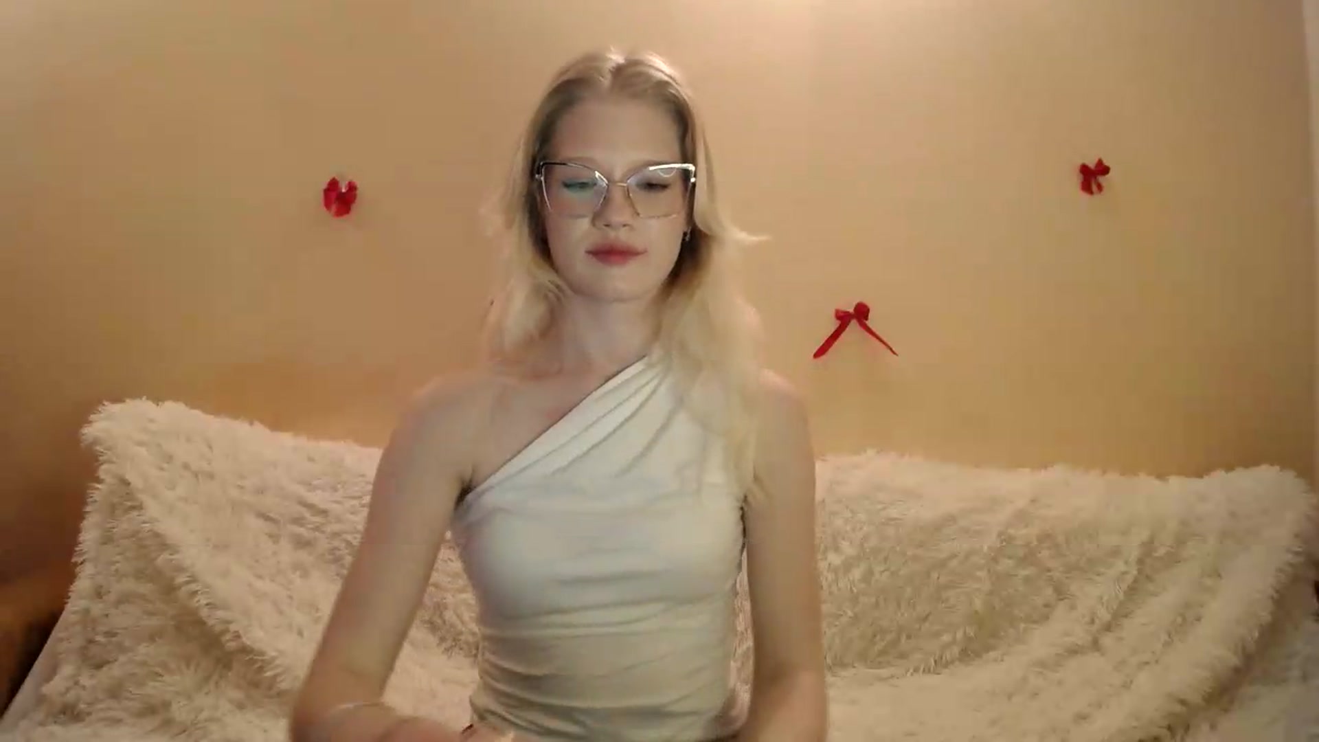 Gallery image thumbnail from Angel_baby's myfreecams stream on, 05/22/2026, 20:35 image 19 of 20