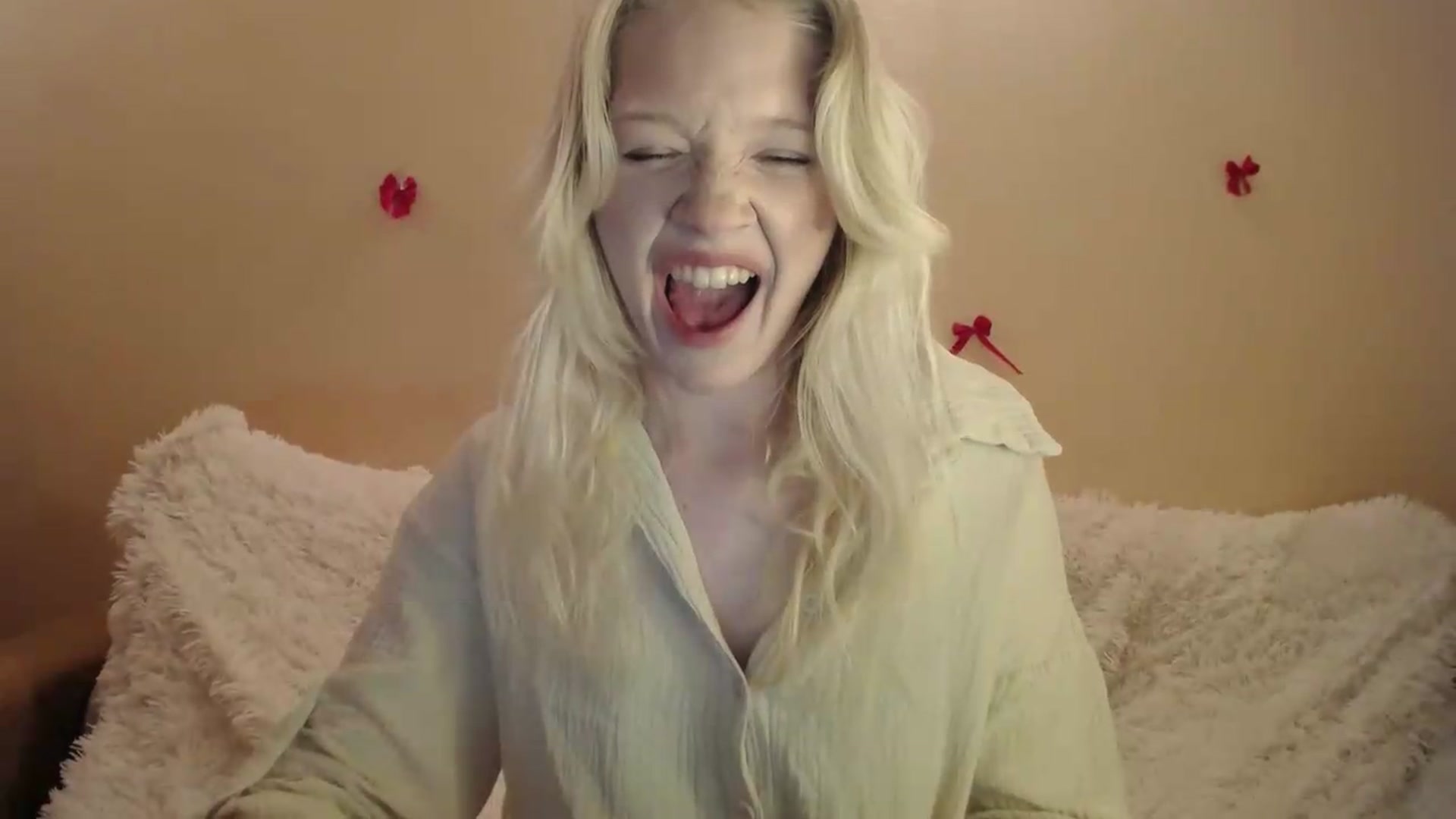 Gallery image thumbnail from Angel_baby's myfreecams stream on, 05/24/2026, 20:16 image 6 of 20