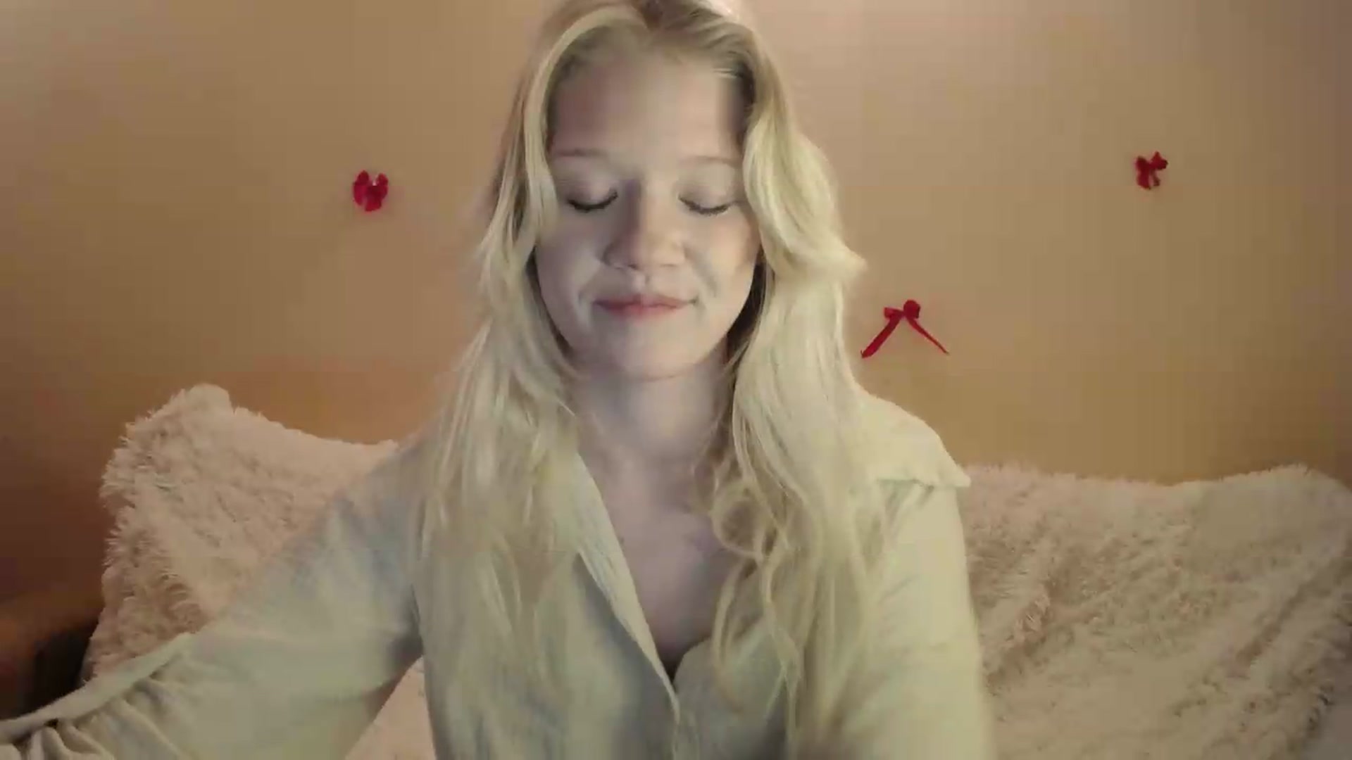 Gallery image thumbnail from Angel_baby's myfreecams stream on, 05/24/2026, 20:16 image 9 of 20