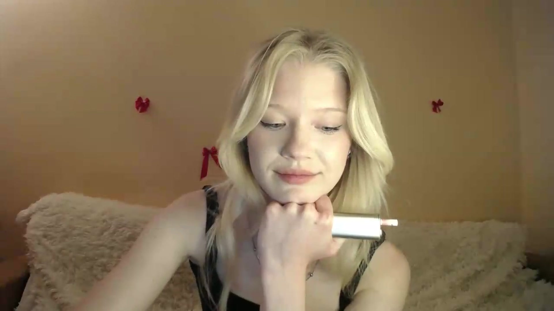 Gallery image thumbnail from Angel_baby's myfreecams stream on, 05/29/2026, 21:09 image 17 of 20