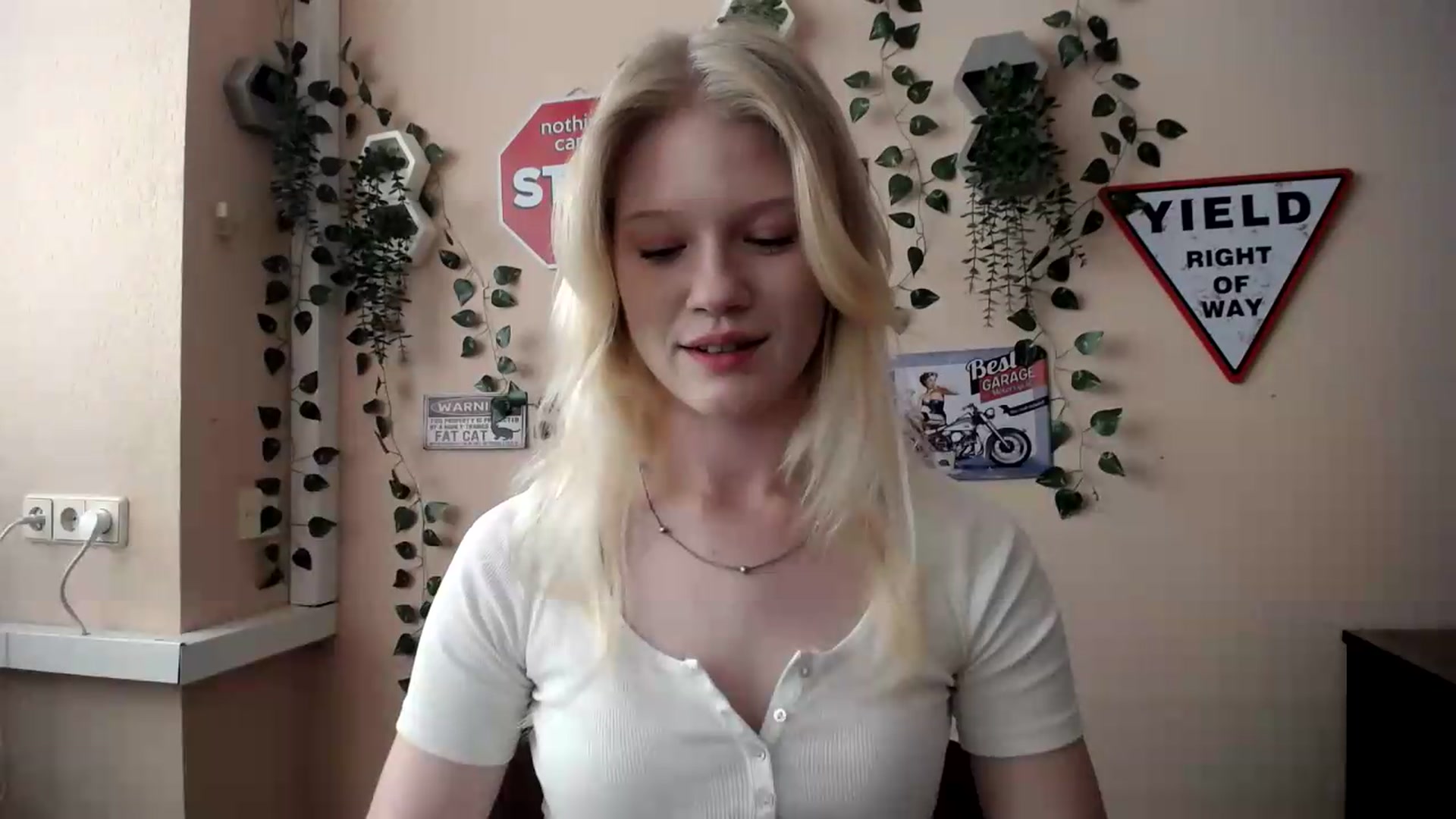 Gallery image thumbnail from Angel_baby's myfreecams stream on, 06/27/2026, 15:35 image 5 of 20