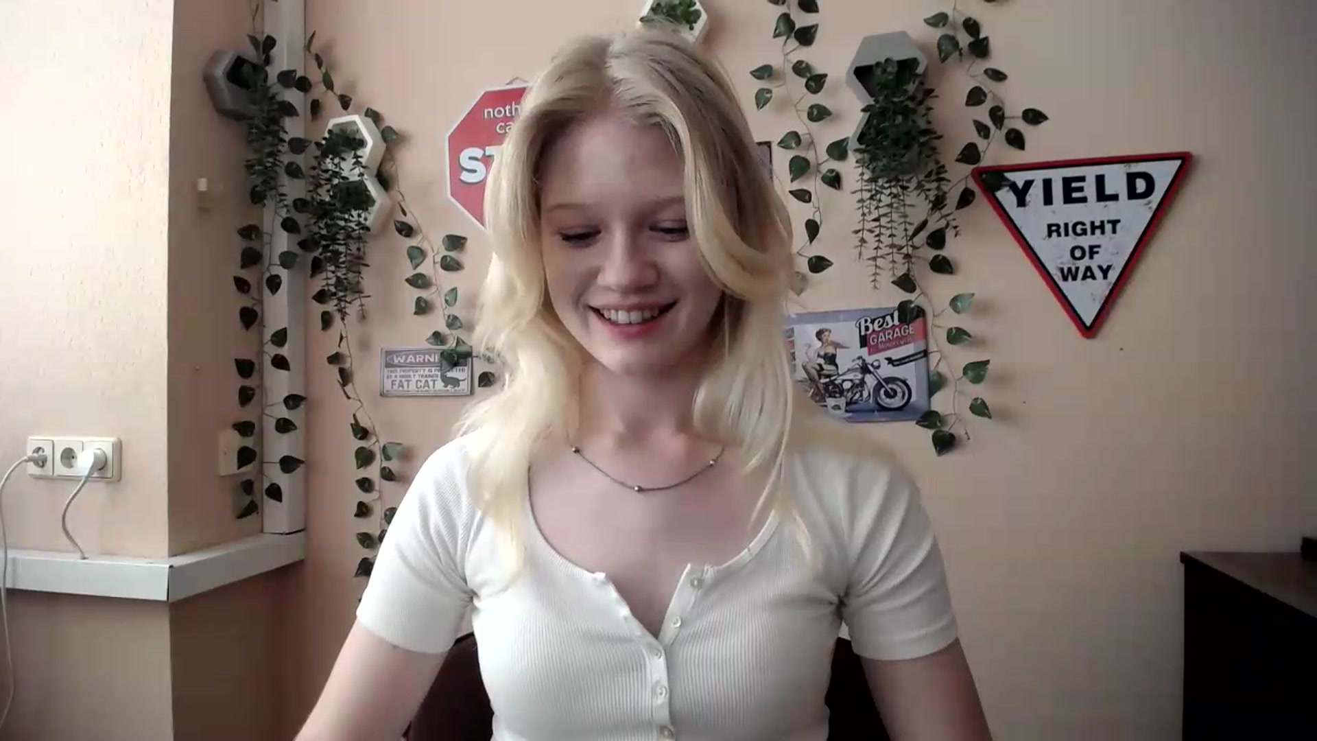 Gallery image thumbnail from Angel_baby's myfreecams stream on, 06/27/2026, 15:35 image 20 of 20