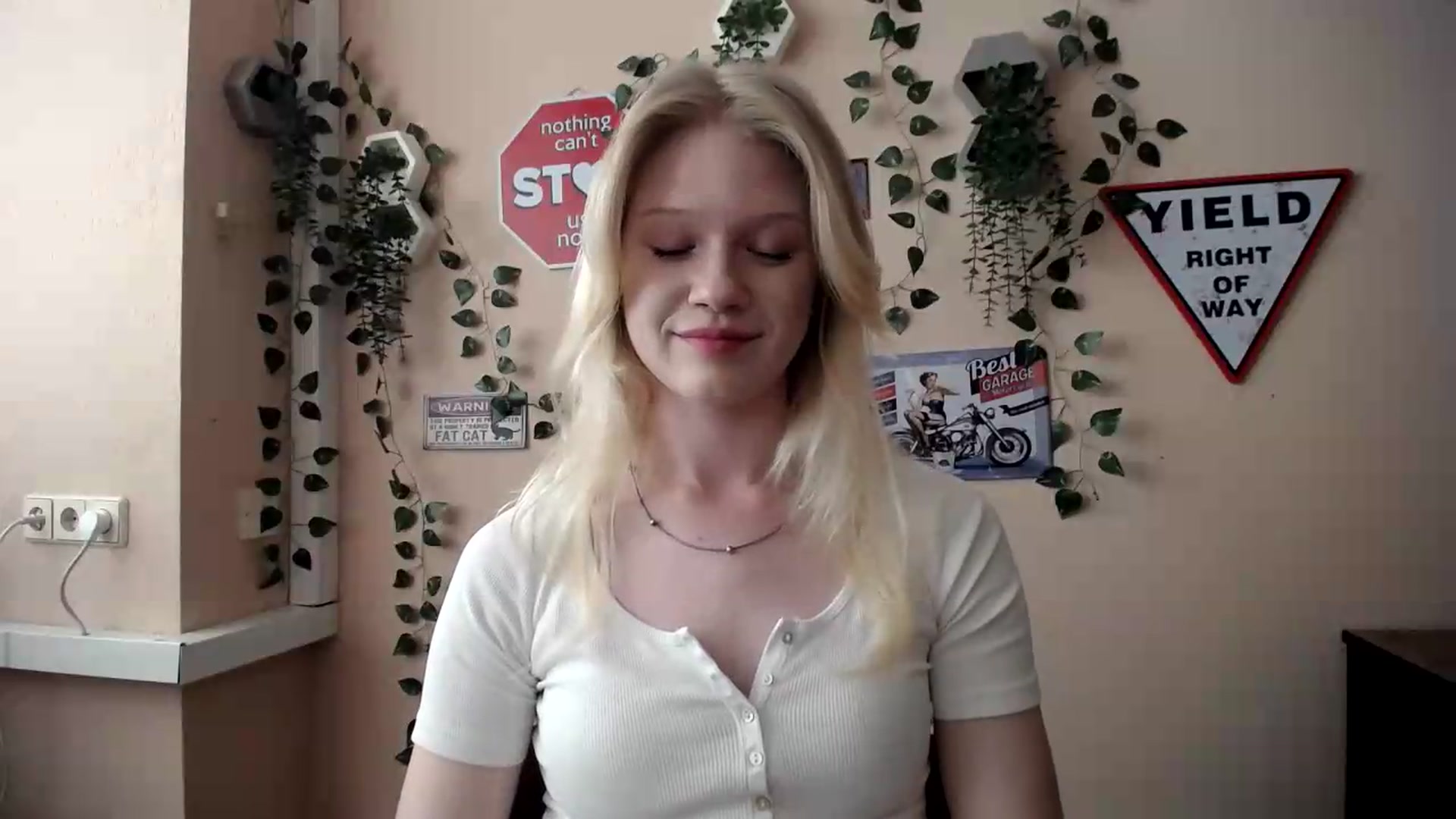 Gallery image thumbnail from Angel_baby's myfreecams stream on, 06/27/2026, 15:35 image 4 of 20
