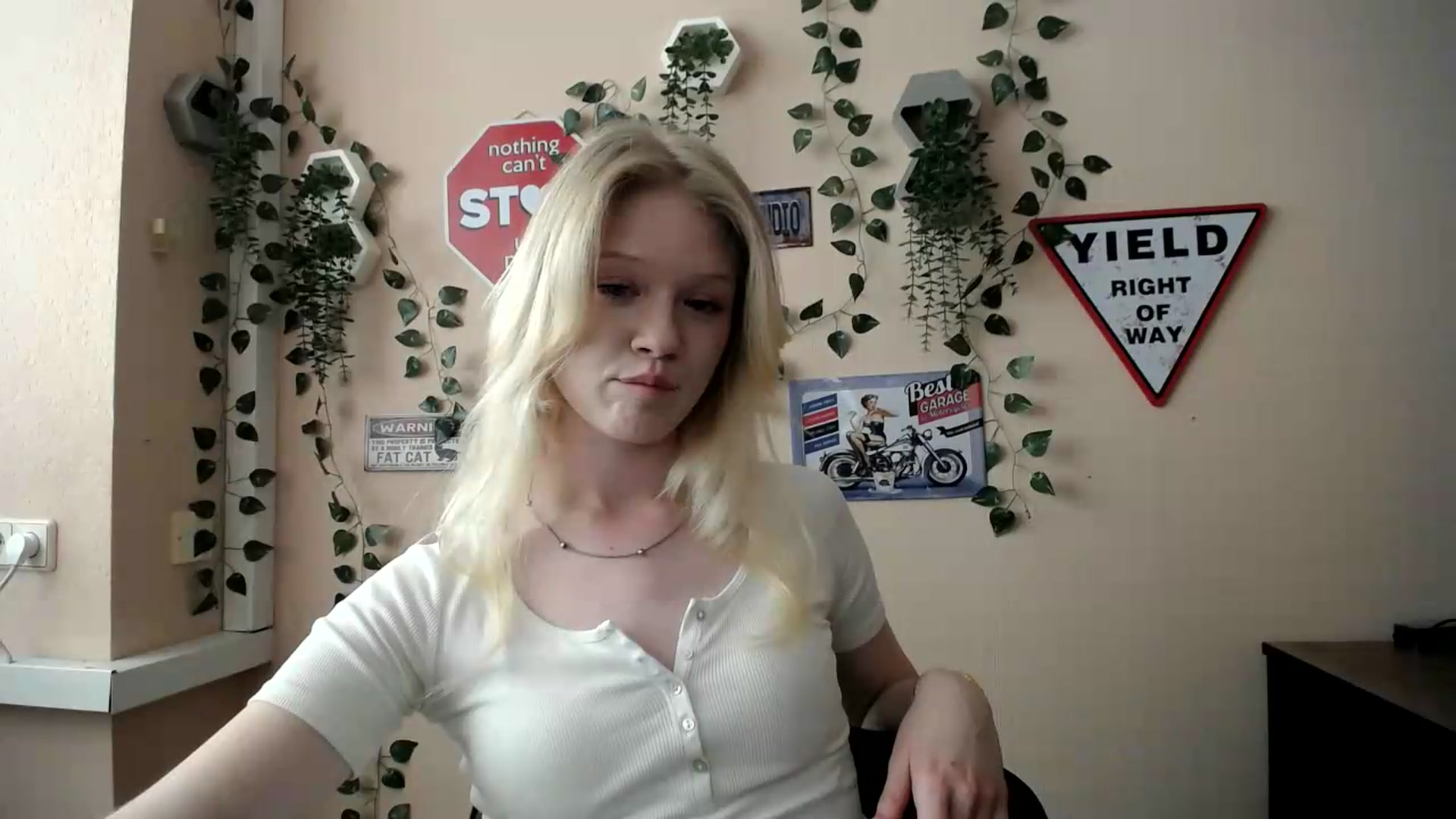 Gallery image thumbnail from Angel_baby's myfreecams stream on, 06/27/2026, 15:35 image 2 of 20