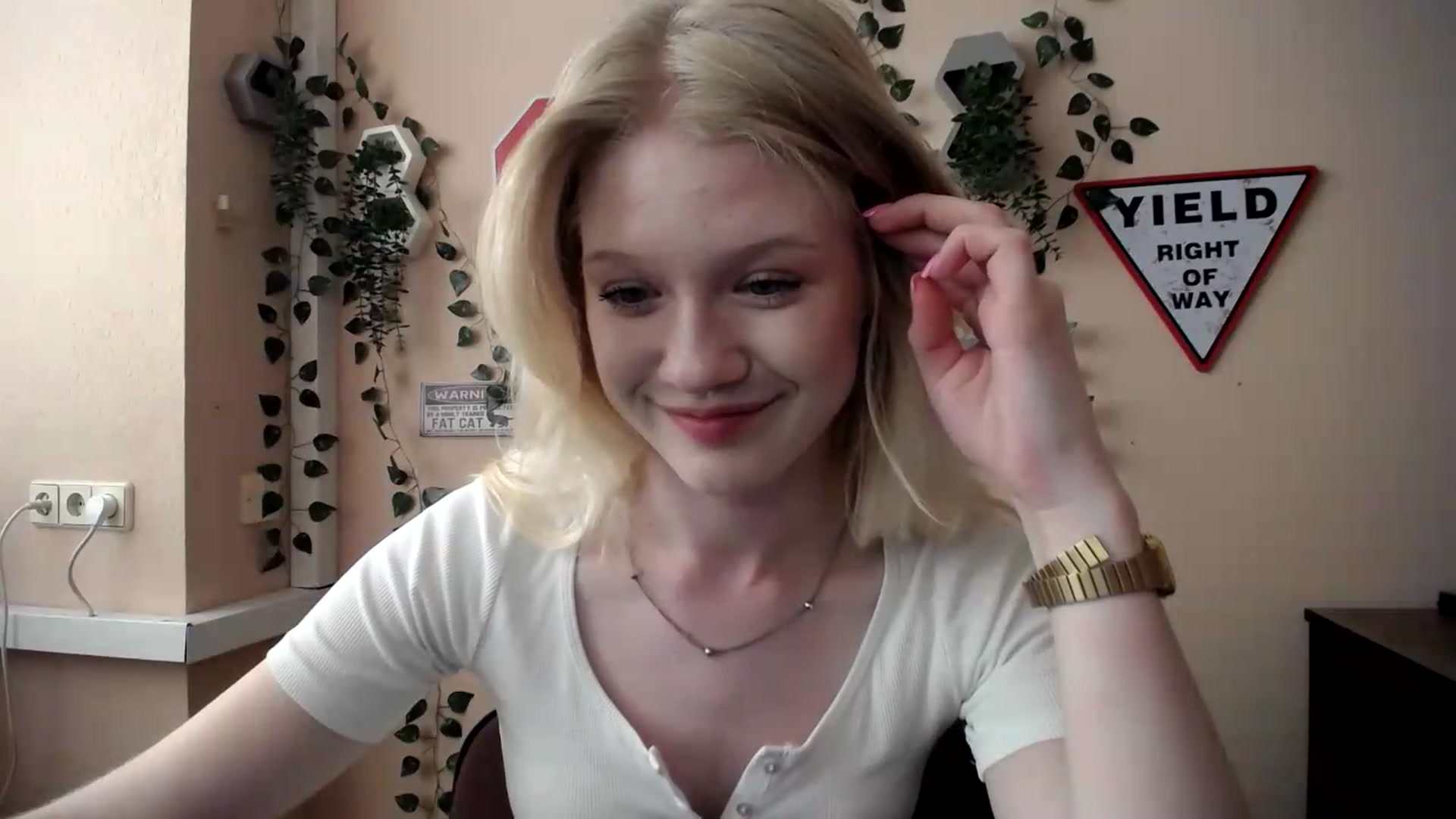 Gallery image thumbnail from Angel_baby's myfreecams stream on, 06/27/2026, 15:35 image 17 of 20